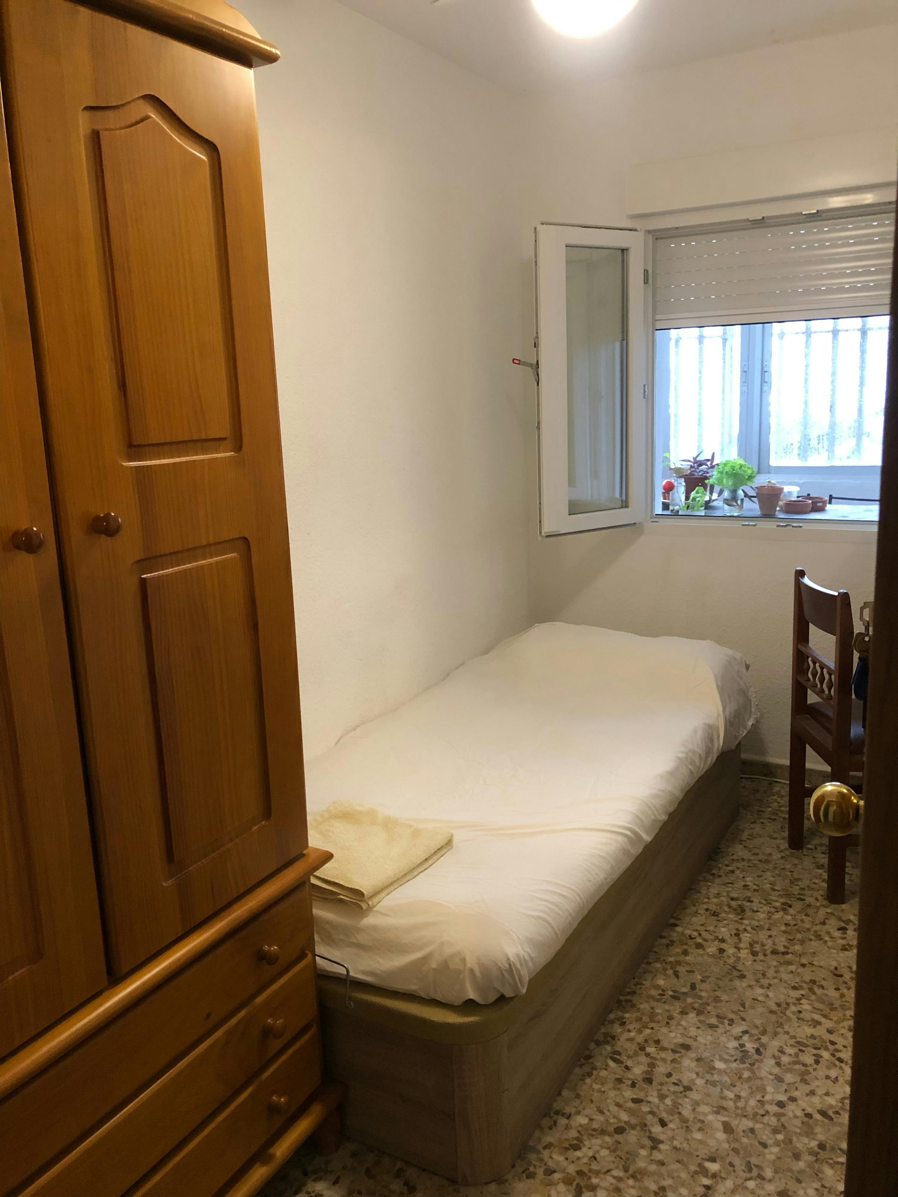 Private room for rent for €500 per month in Torrejón de Ardoz, Calle de Cervantes