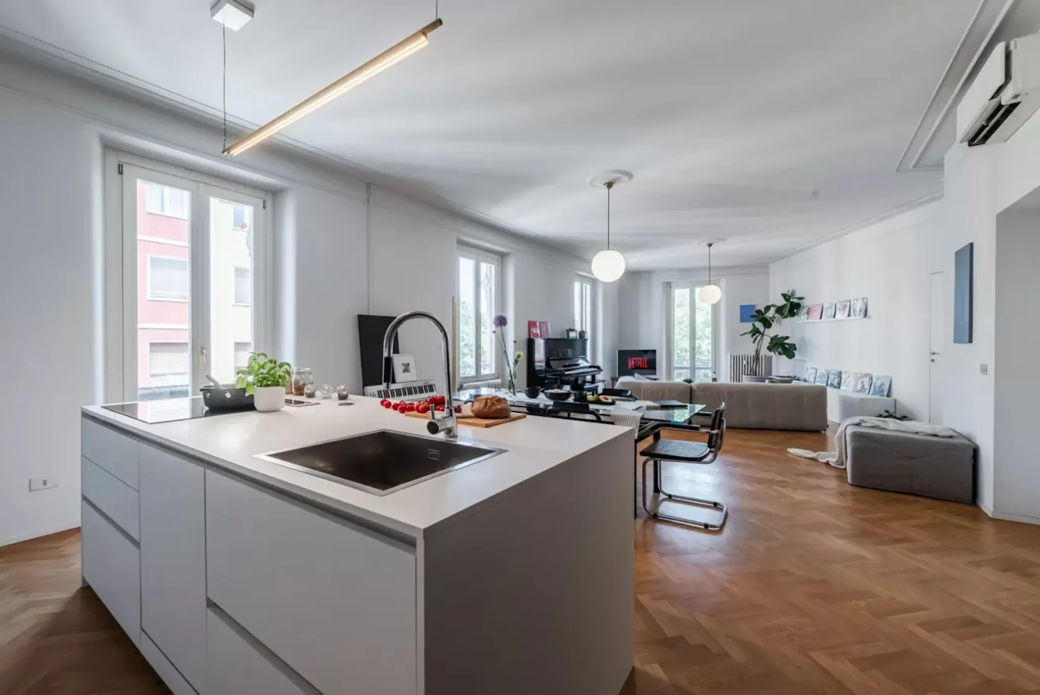 Piazzale Segrino, Milan preview