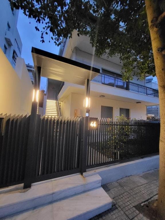 Agias Varvaras, Khalándrion preview