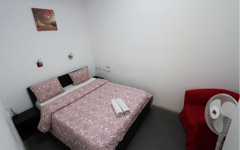 Private room for rent for €450 per month in Lisbon, Calçada Garcia