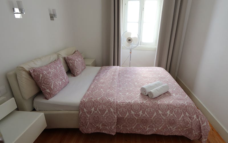 Private room for rent for €450 per month in Lisbon, Calçada Garcia