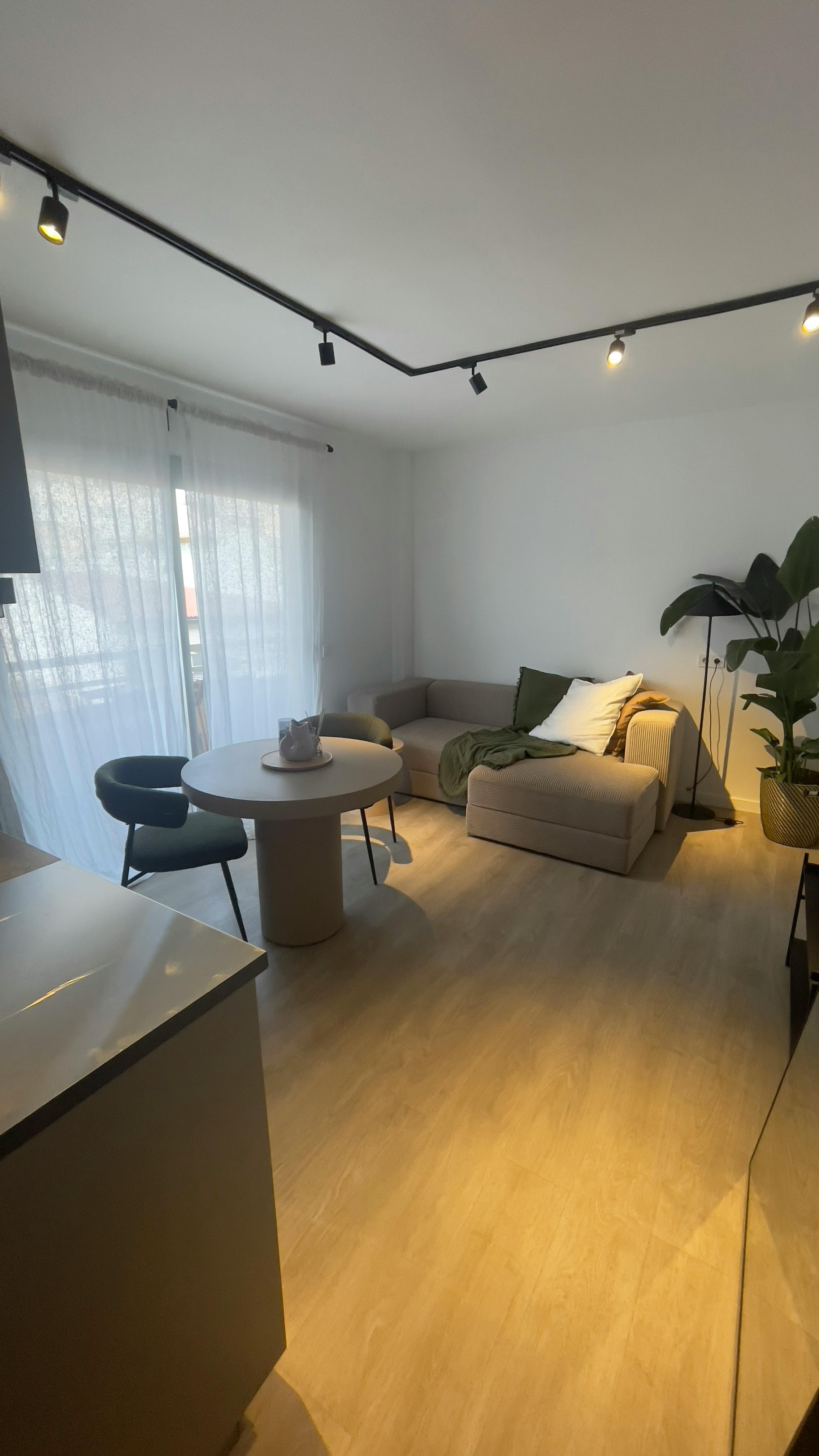 Apartment for rent for €1,800 per month in Palma, Carrer de Caro