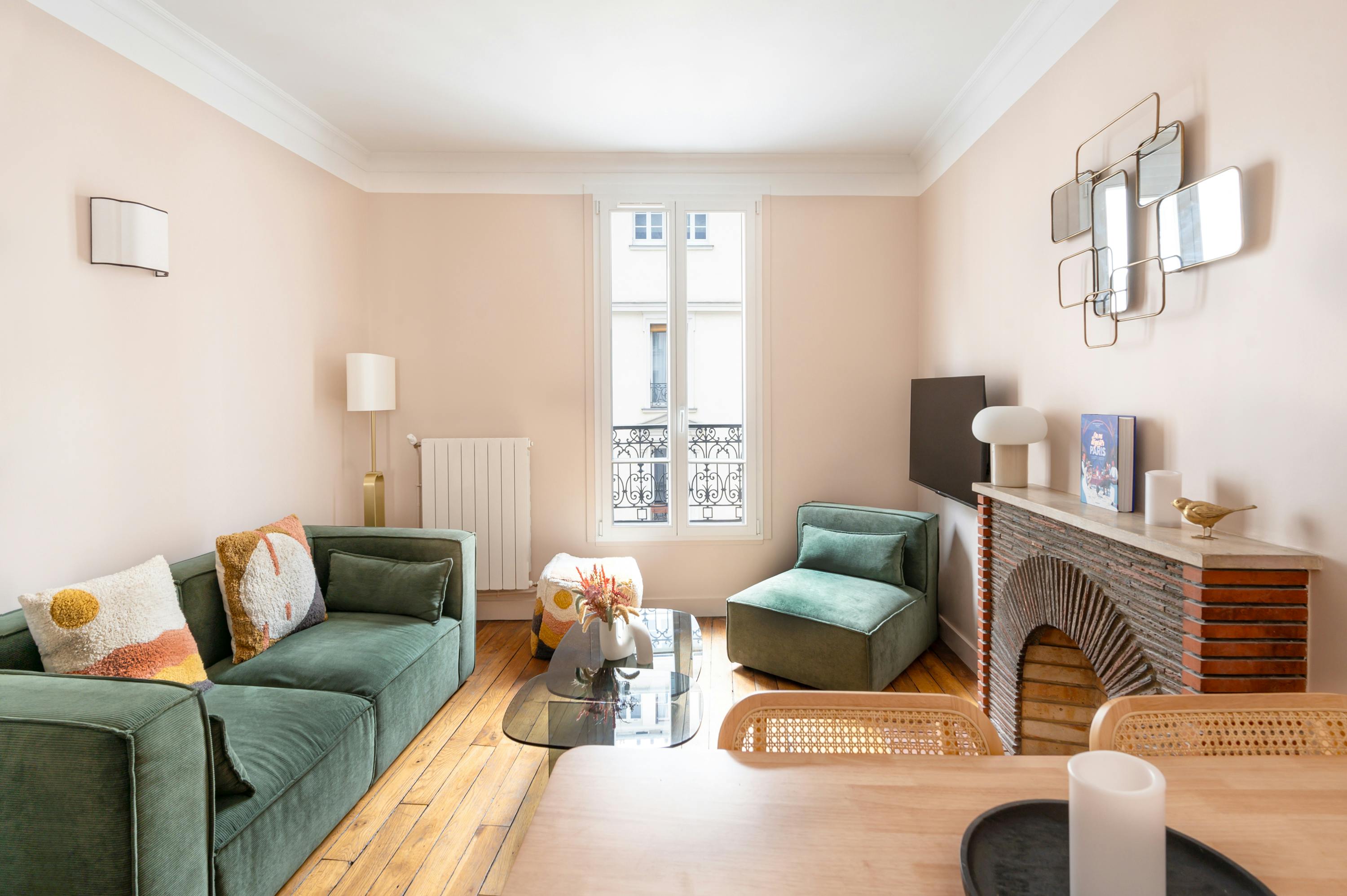 Apartment for rent for €2,950 per month in Paris, Rue Paul Féval