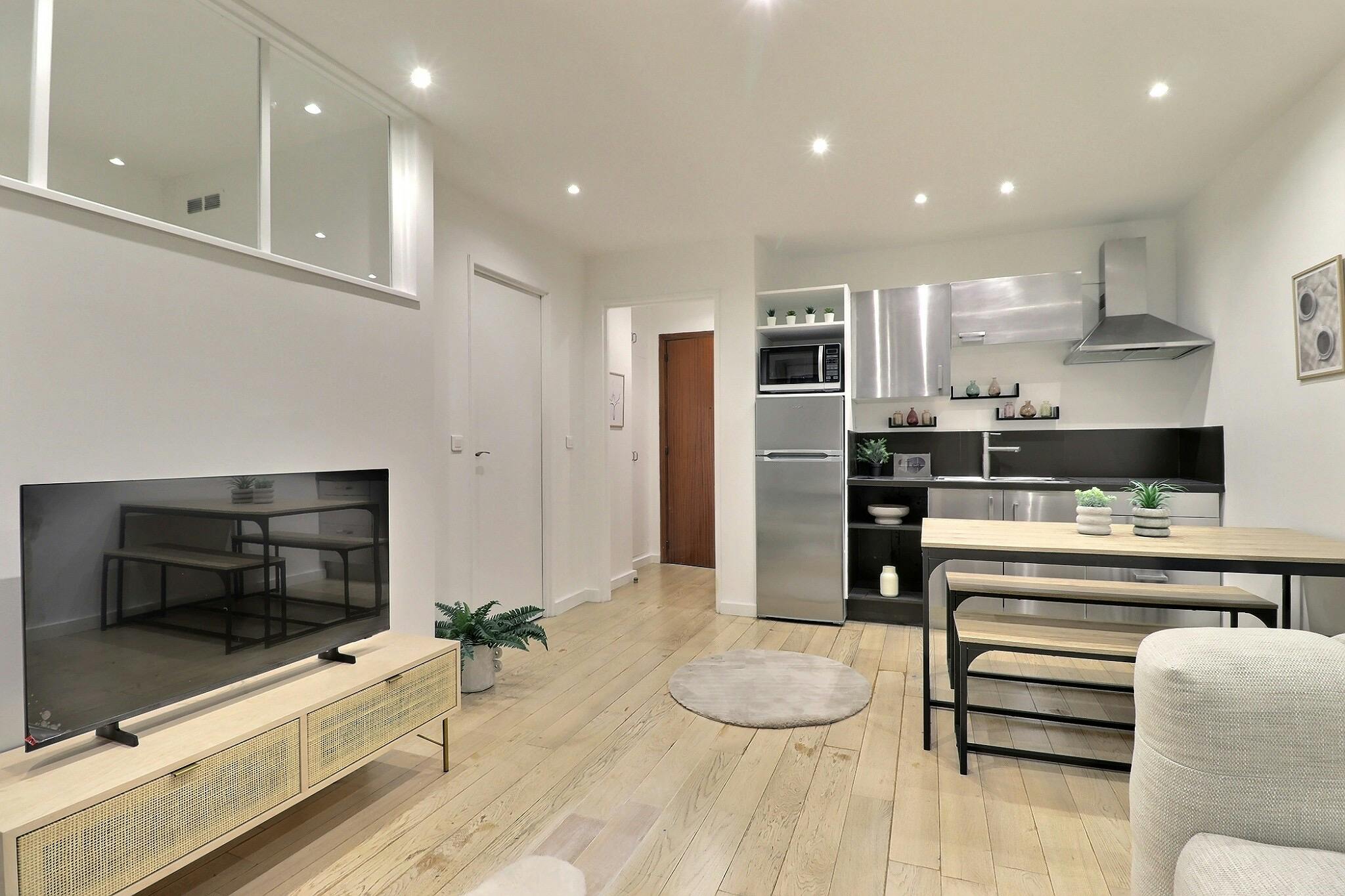 1-Bedroom Apartment in Rue Paul Saunière, Paris (1666773) ROOM 2
