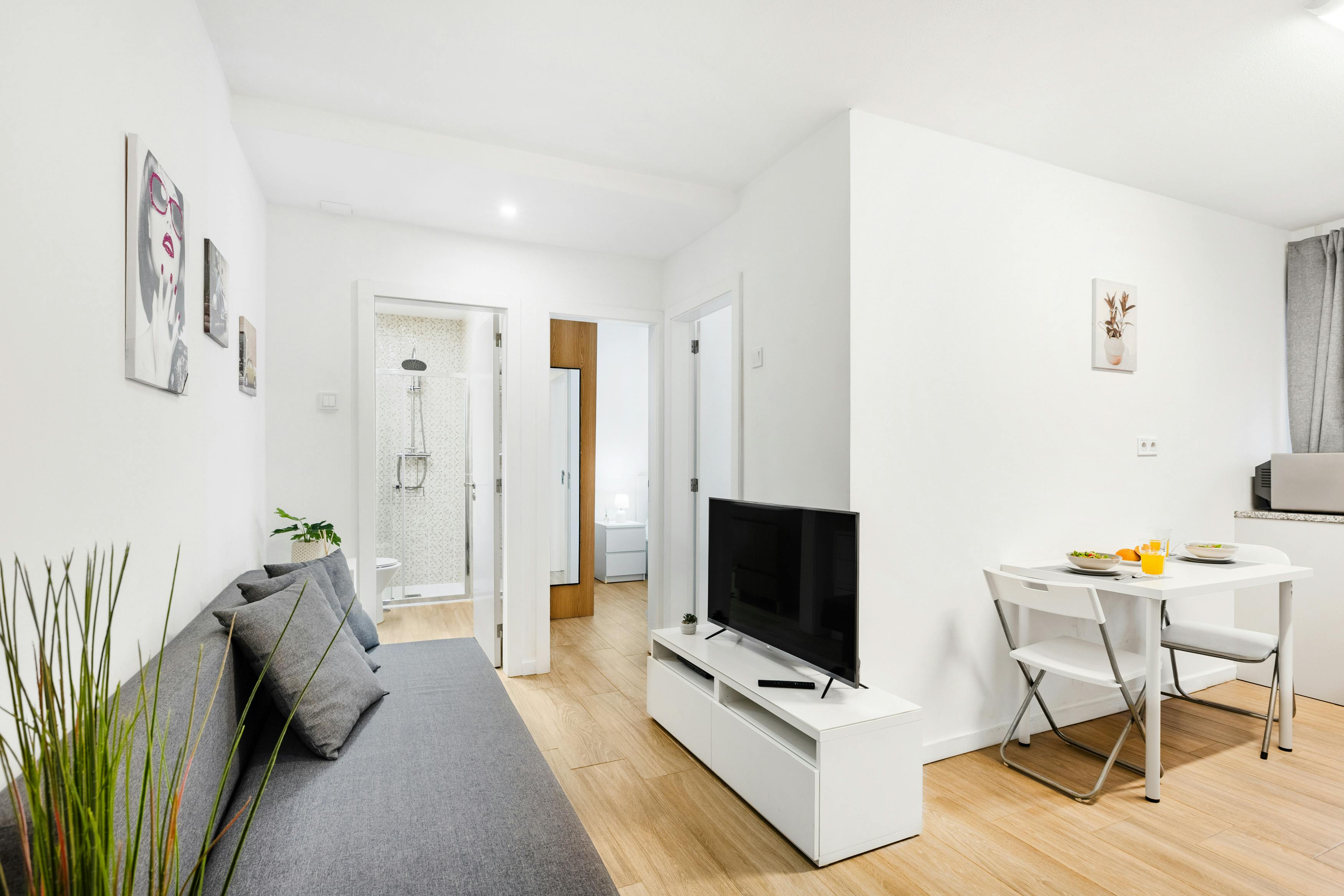 Apartment for rent for €2,047 per month in Vila Nova de Gaia, Rua de Ramalho Ortigão