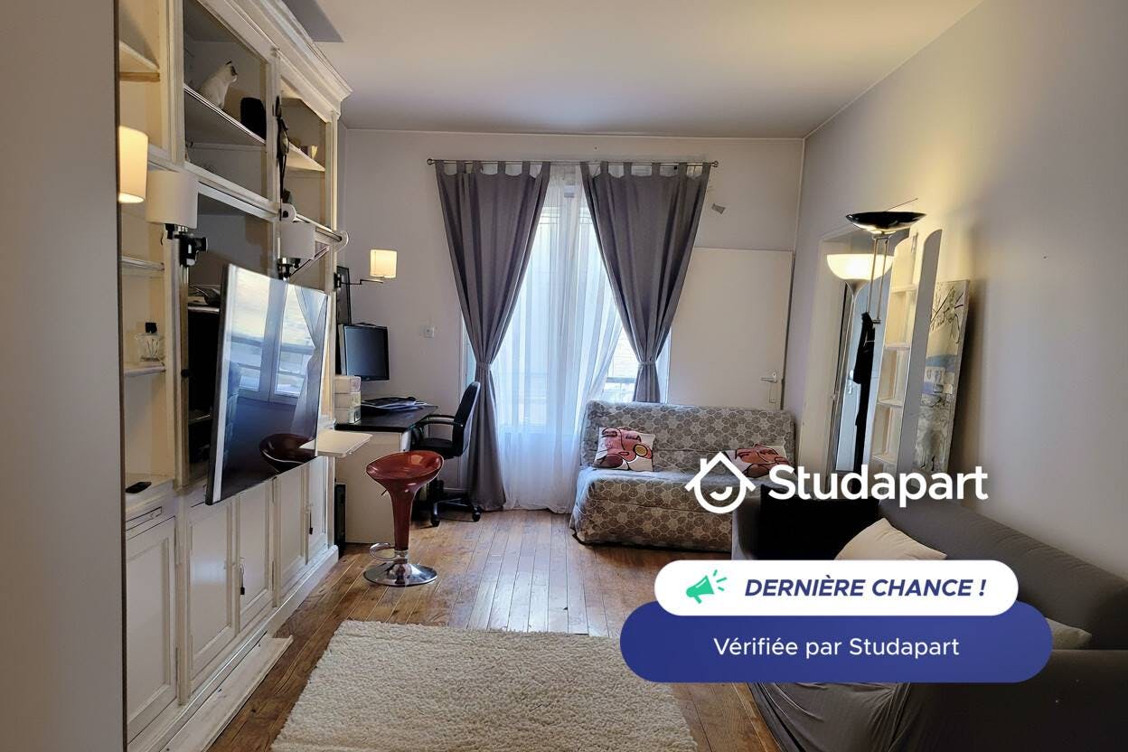 Apartment for rent for €2,095 per month in Paris, Rue Haxo