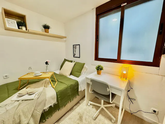 Private room in Calle de Hortaleza, Madrid (1666950) room image 2