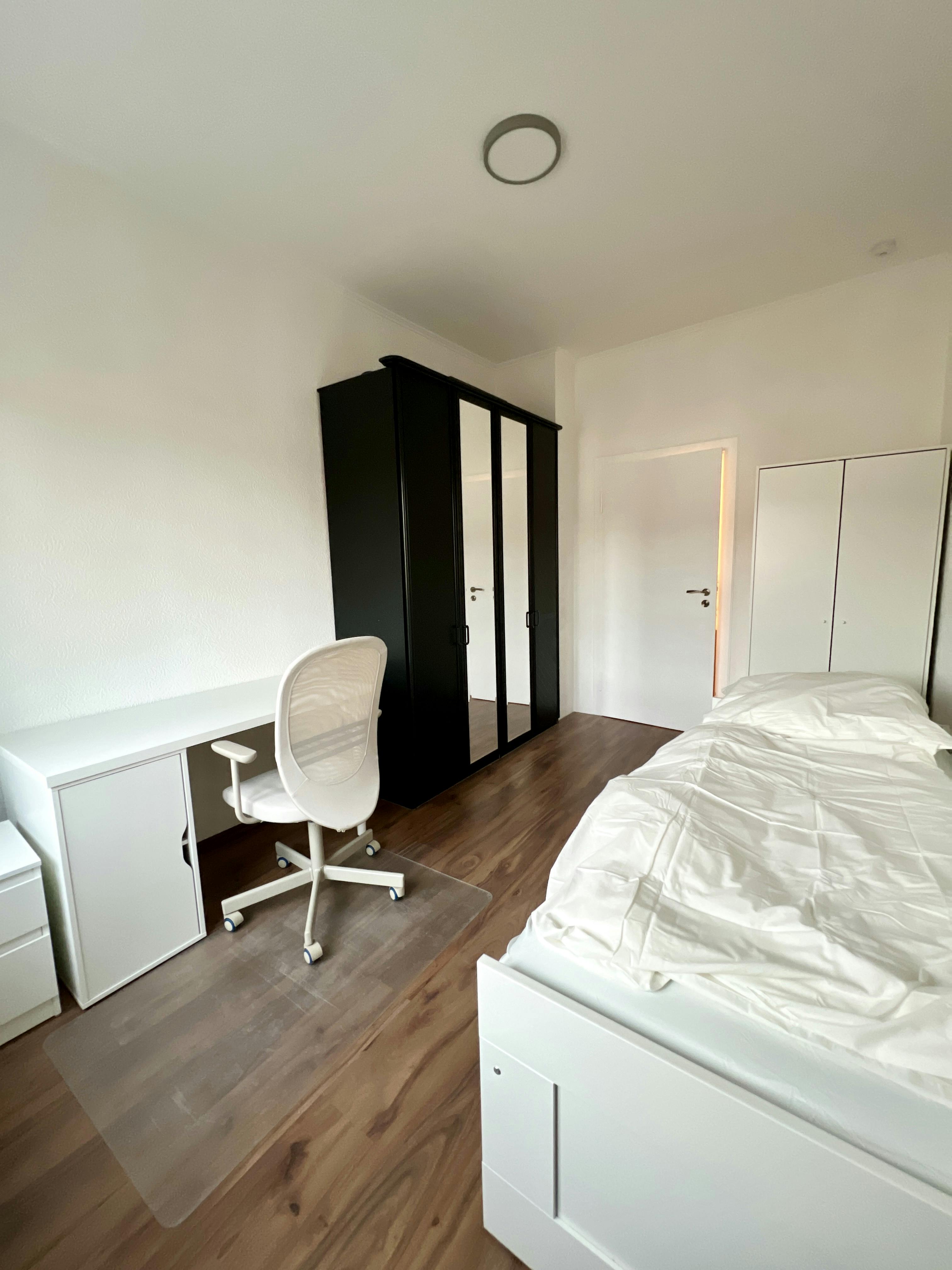 私人房间 正在以 €690 的月租出租，其位于 Düsseldorf, Münsterstraße