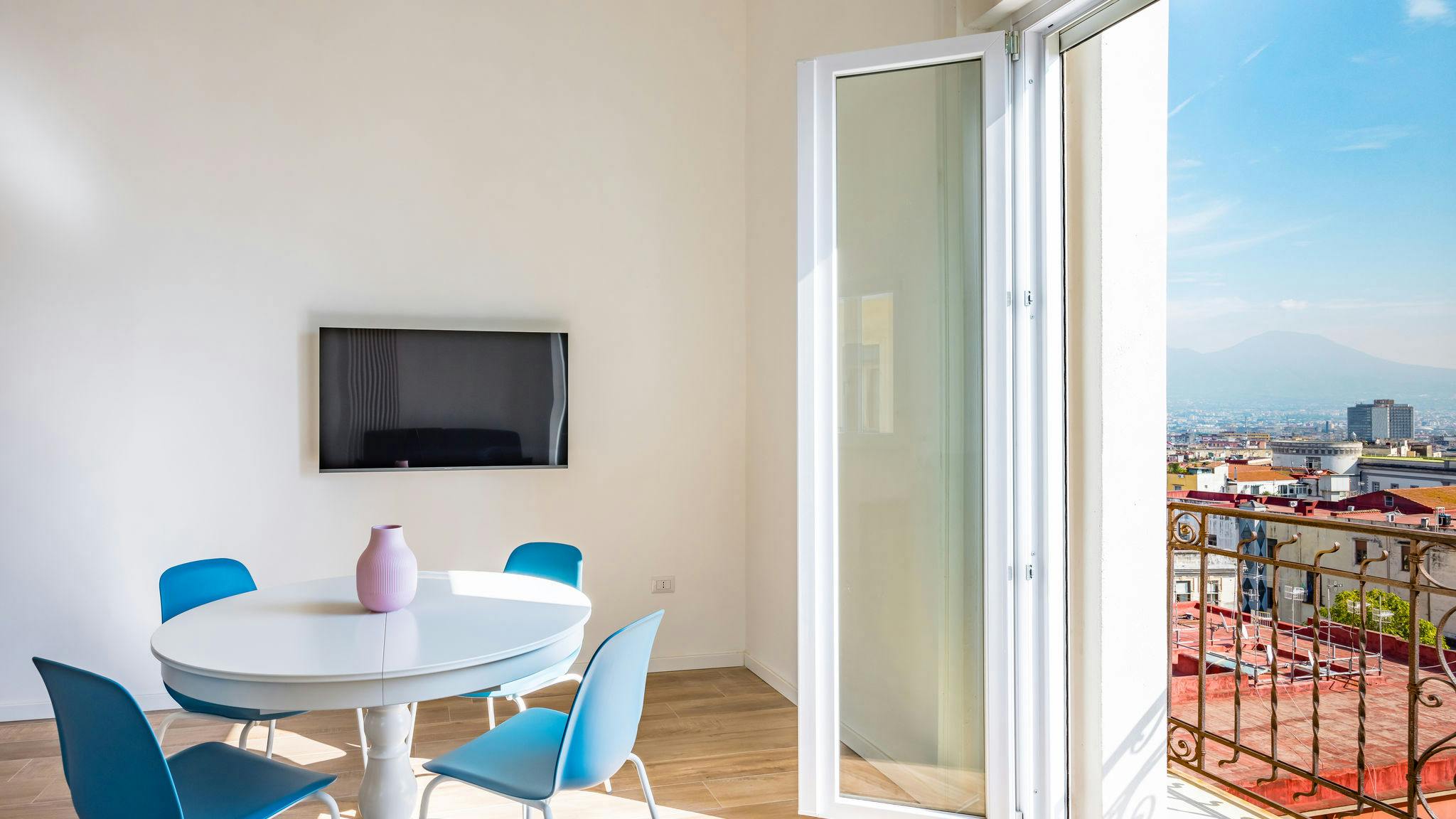 Apartment for rent for €1 per month in Naples, Salita Sant'Elia