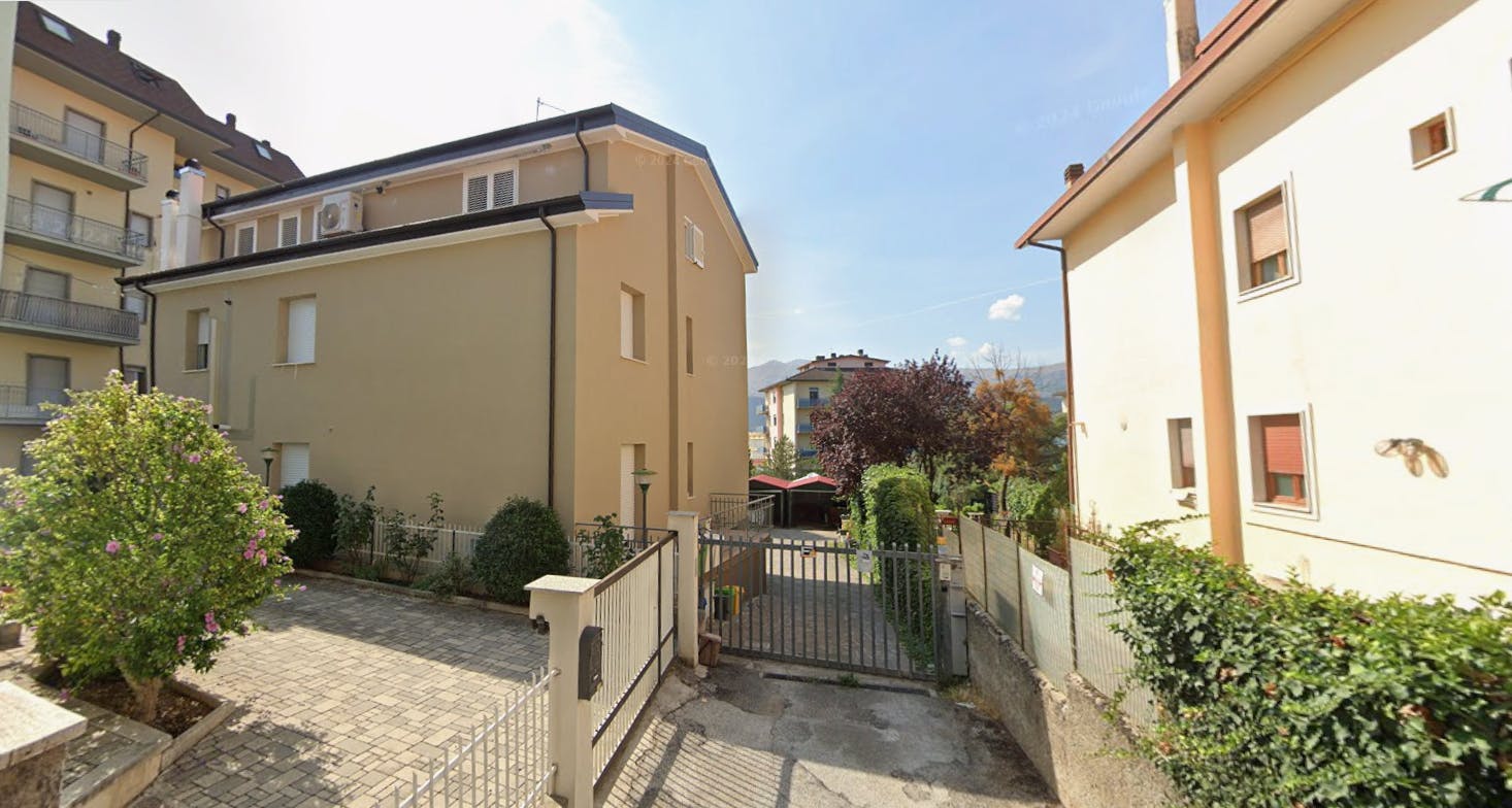 私人房间 正在以 €250 的月租出租，其位于 L'Aquila, Via Conduttura II