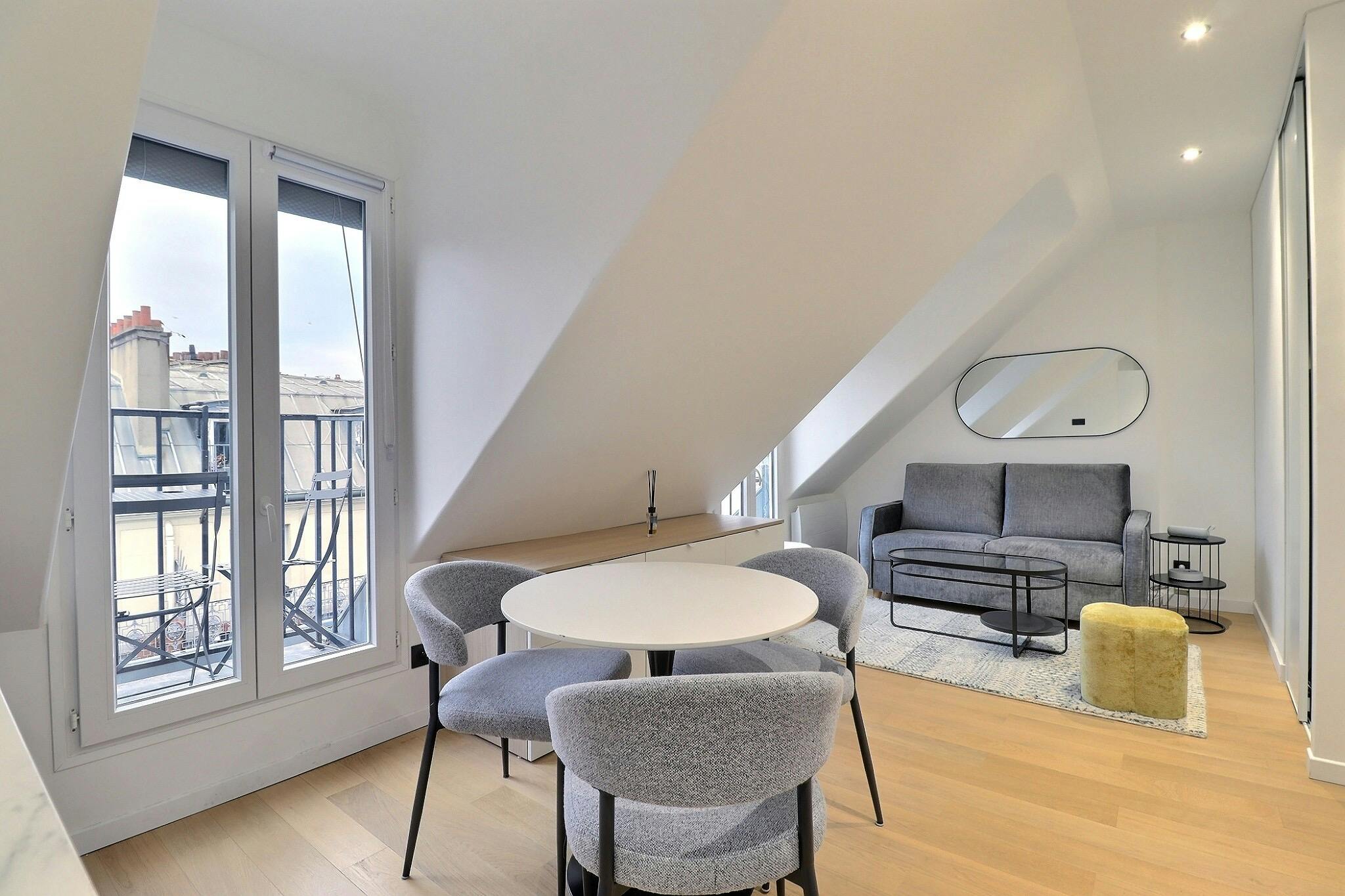 Apartment for rent for €1,962 per month in Paris, Rue Bréguet