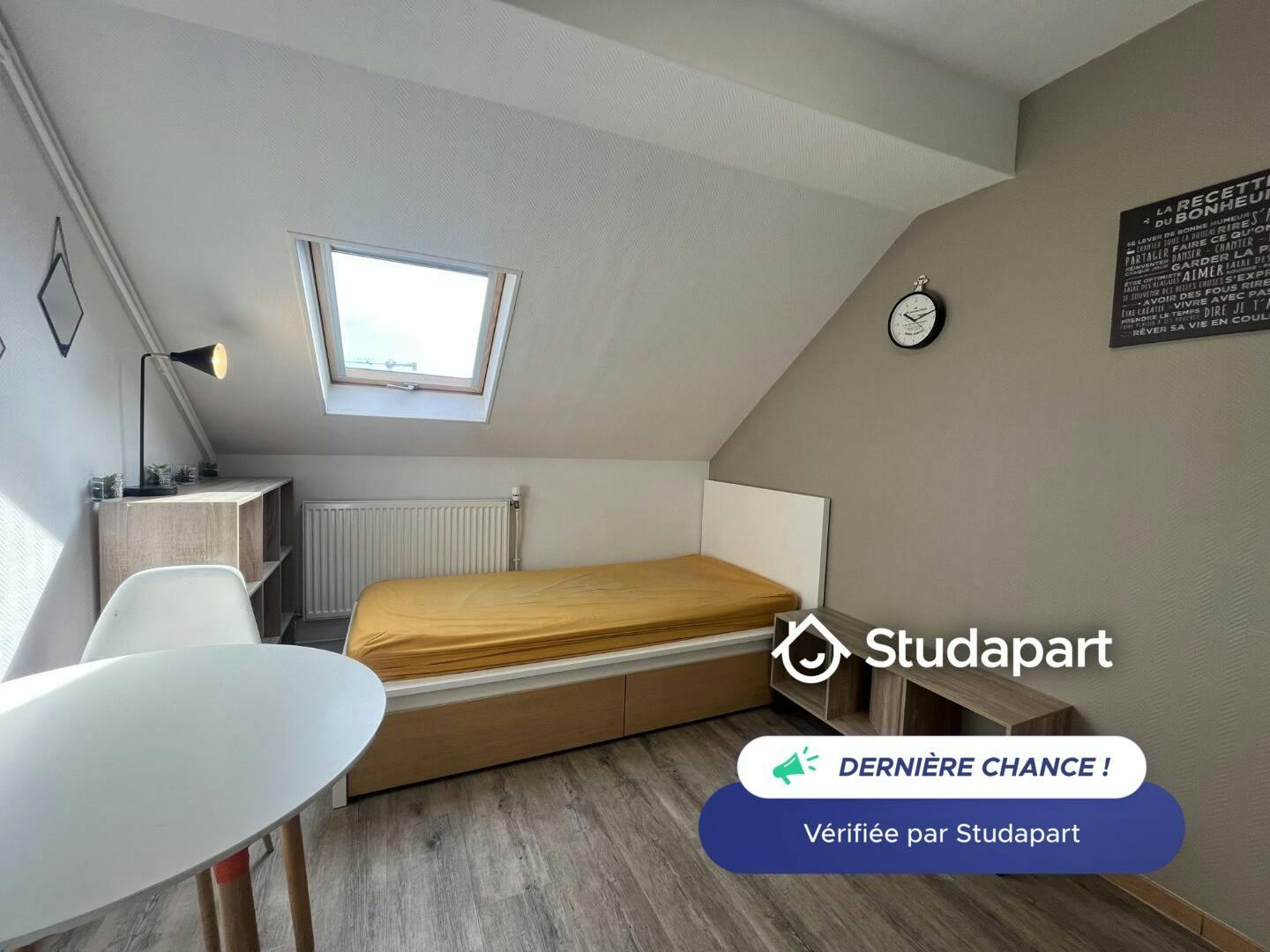 Haus zu mieten für 467 € pro Monat in Reims, Boulevard Charles Arnould