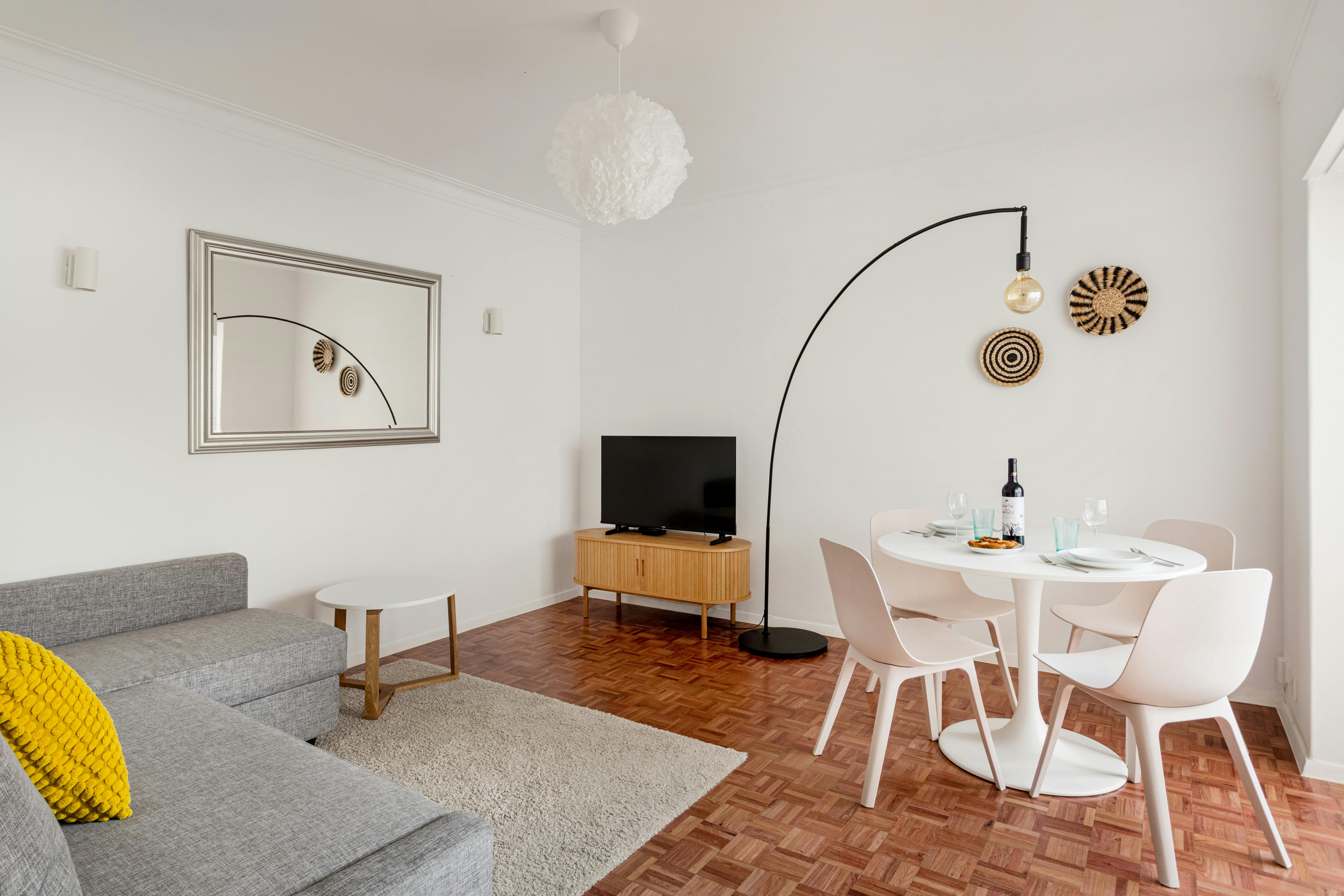 Apartment for rent for €5,080 per month in Estoril, Travessa Vale do Rio