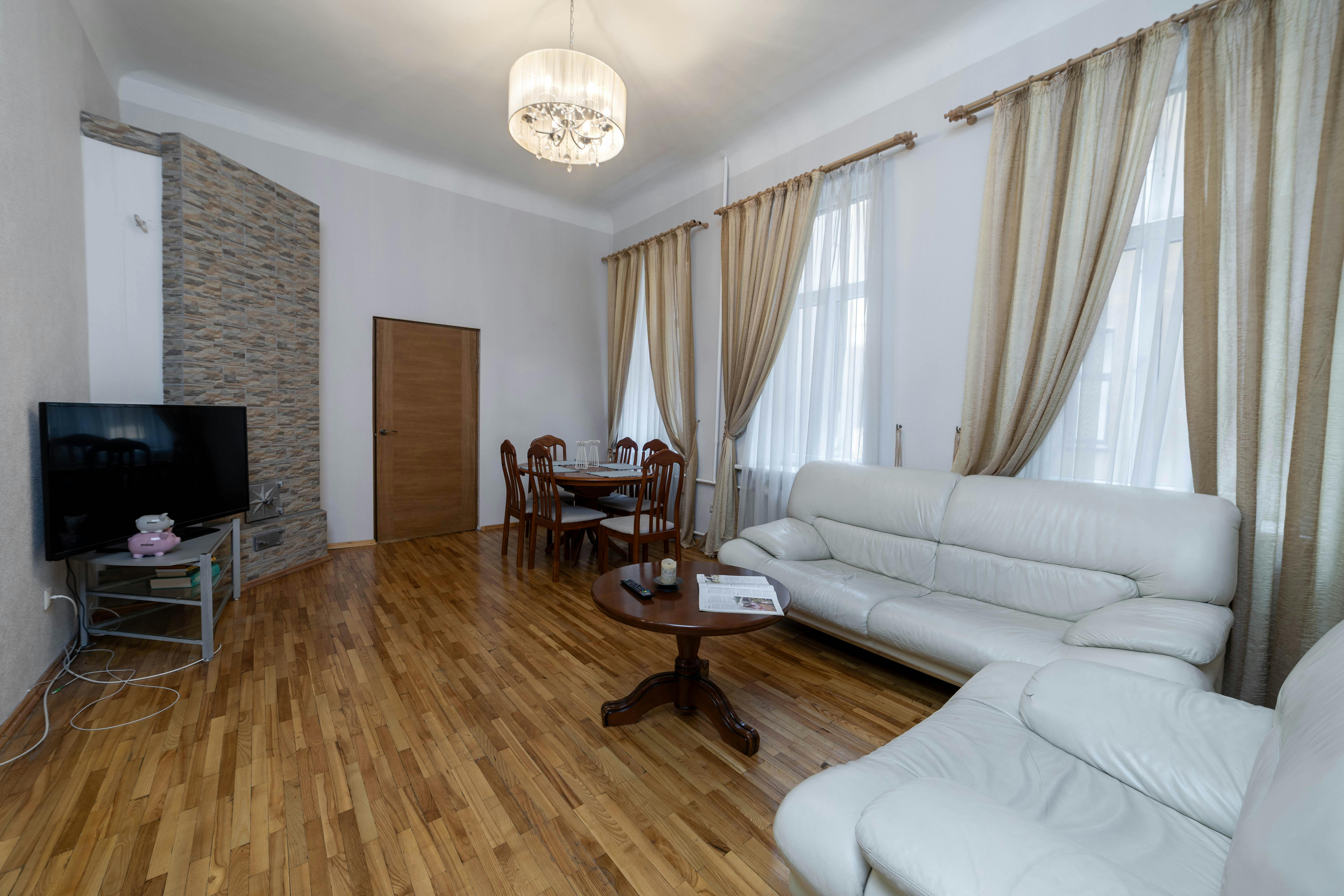 Квартира за оренду для 945 EUR на місяць у Riga, Raiņa bulvāris