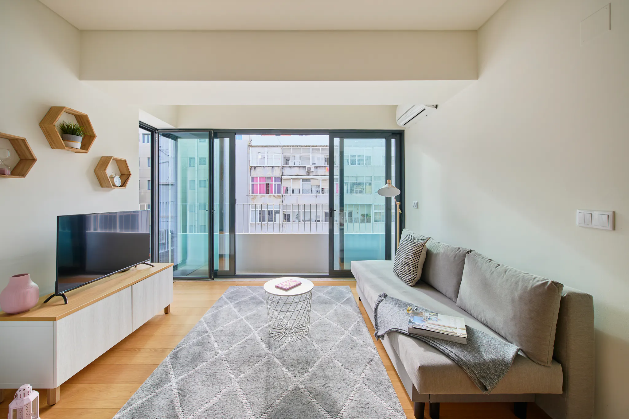 Rua Gonçalves Crespo, Lisbon preview