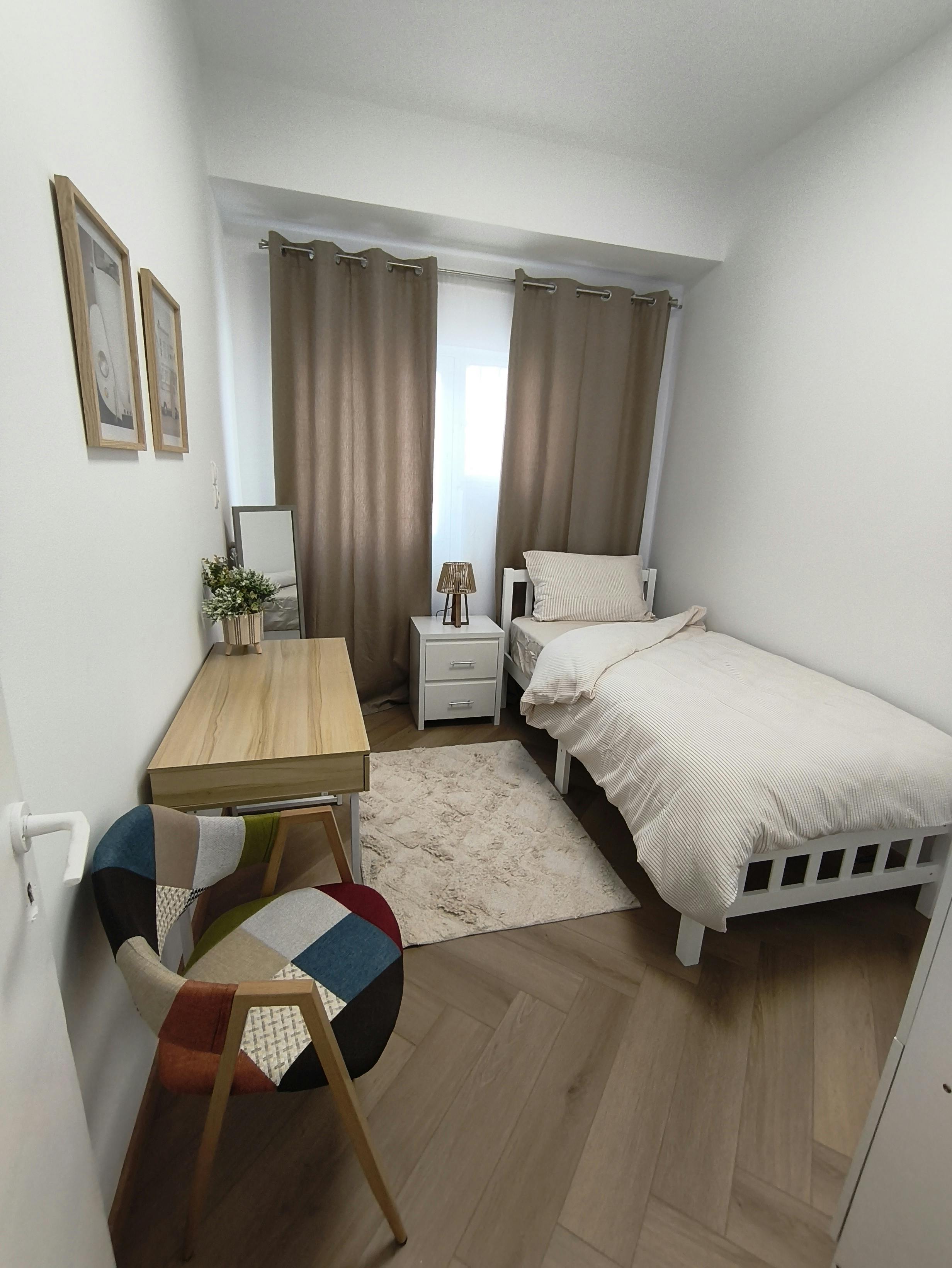 Cameră privată de închiriat pentru 400 EUR pe lună în Athina, Thrakis