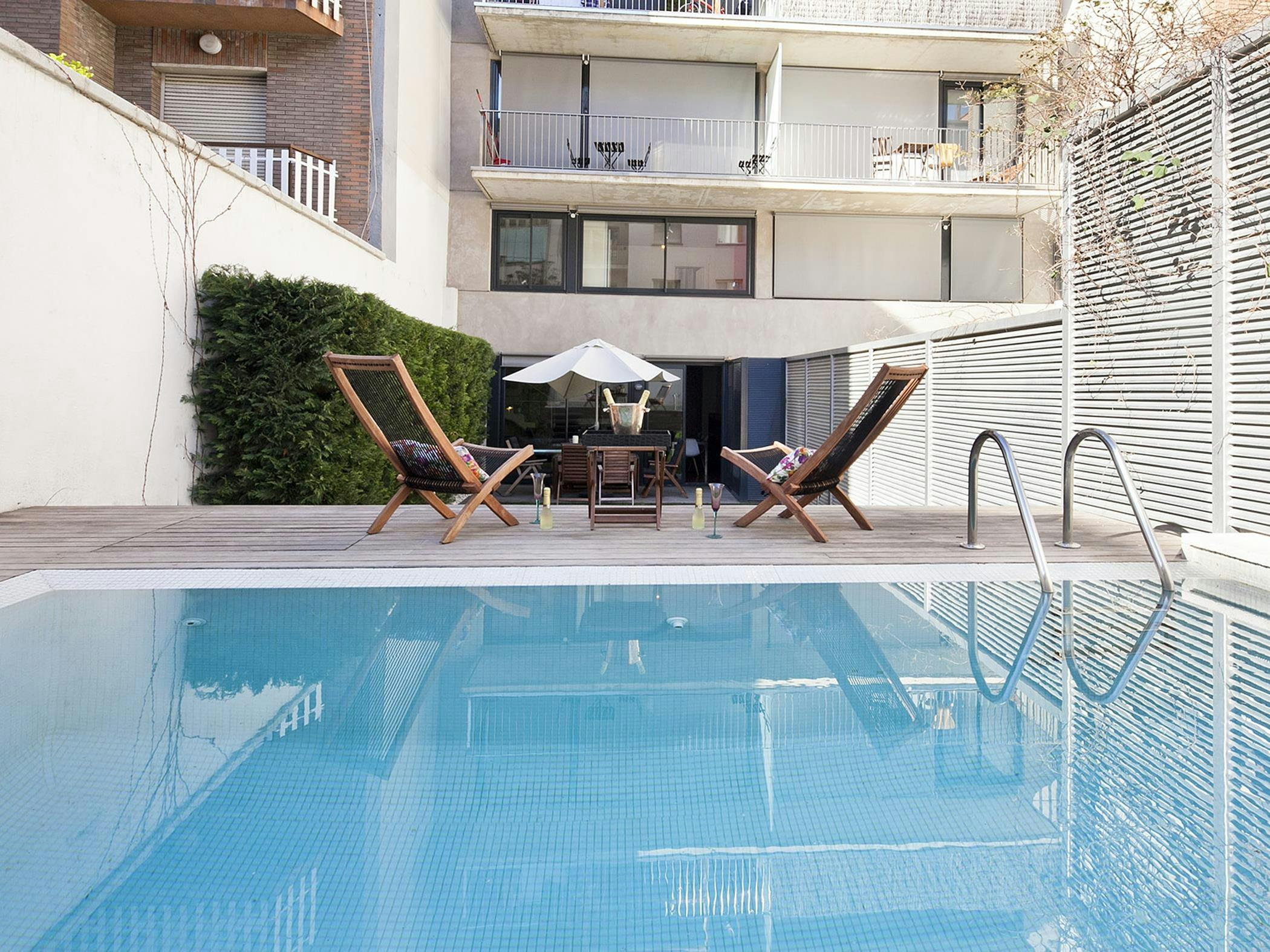 Apartment for rent for €5,500 per month in Barcelona, Carrer de Prats de Molló