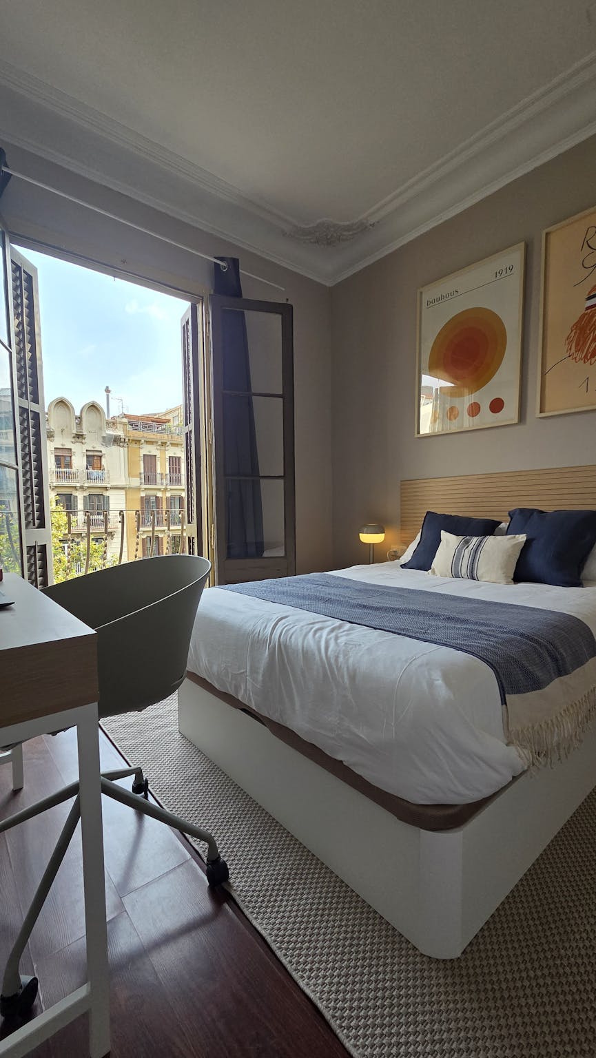 Carrer del Comte d'Urgell, Barcelona preview