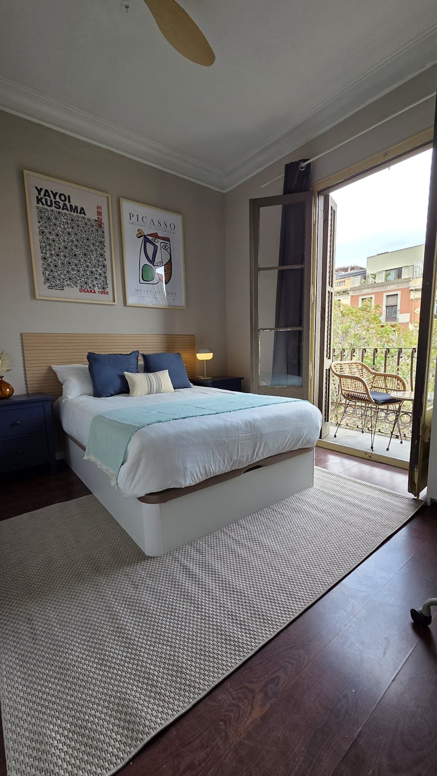 Carrer del Comte d'Urgell, Barcelona preview