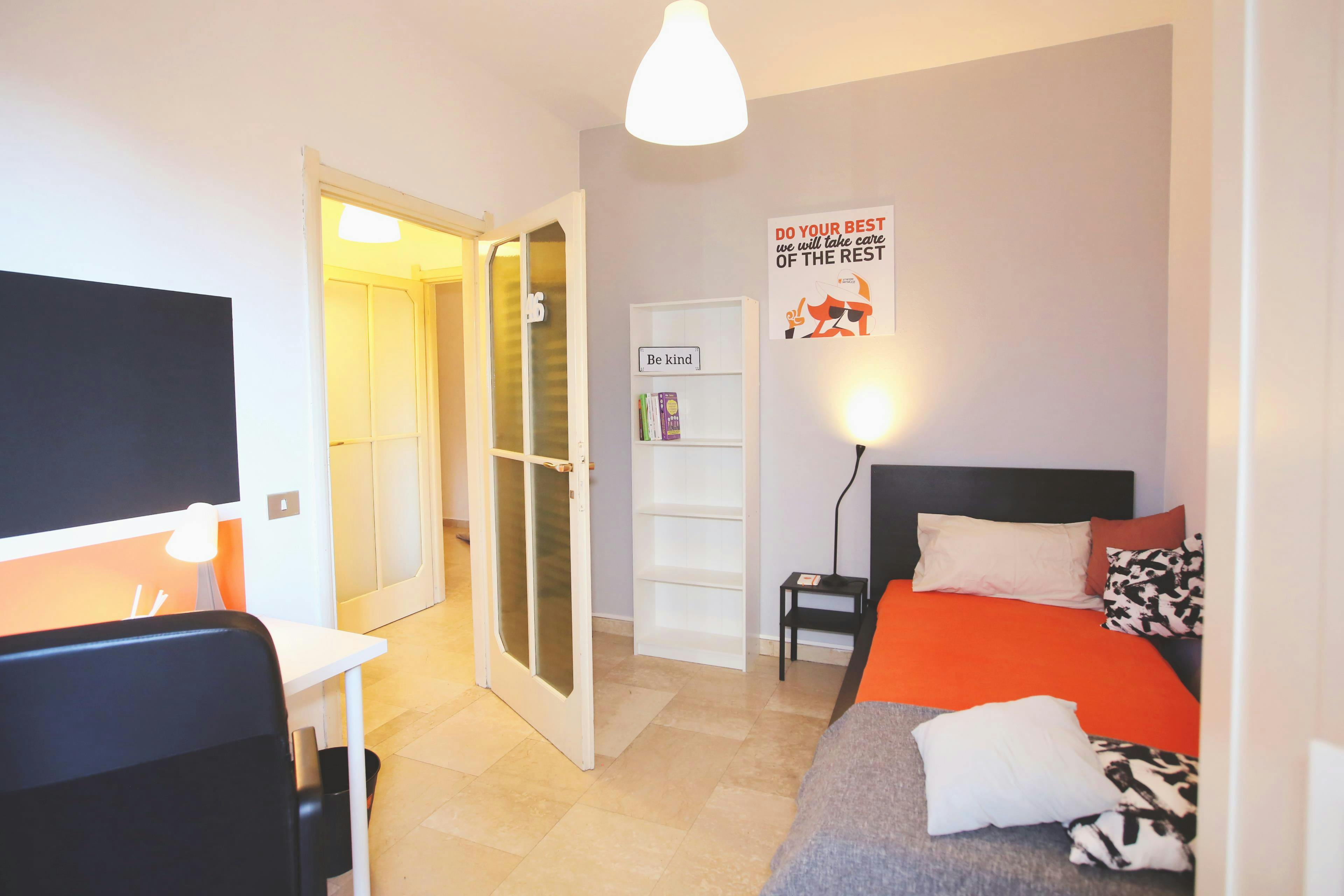 Single room Lecco, 1 bed, 11m² — photo 2