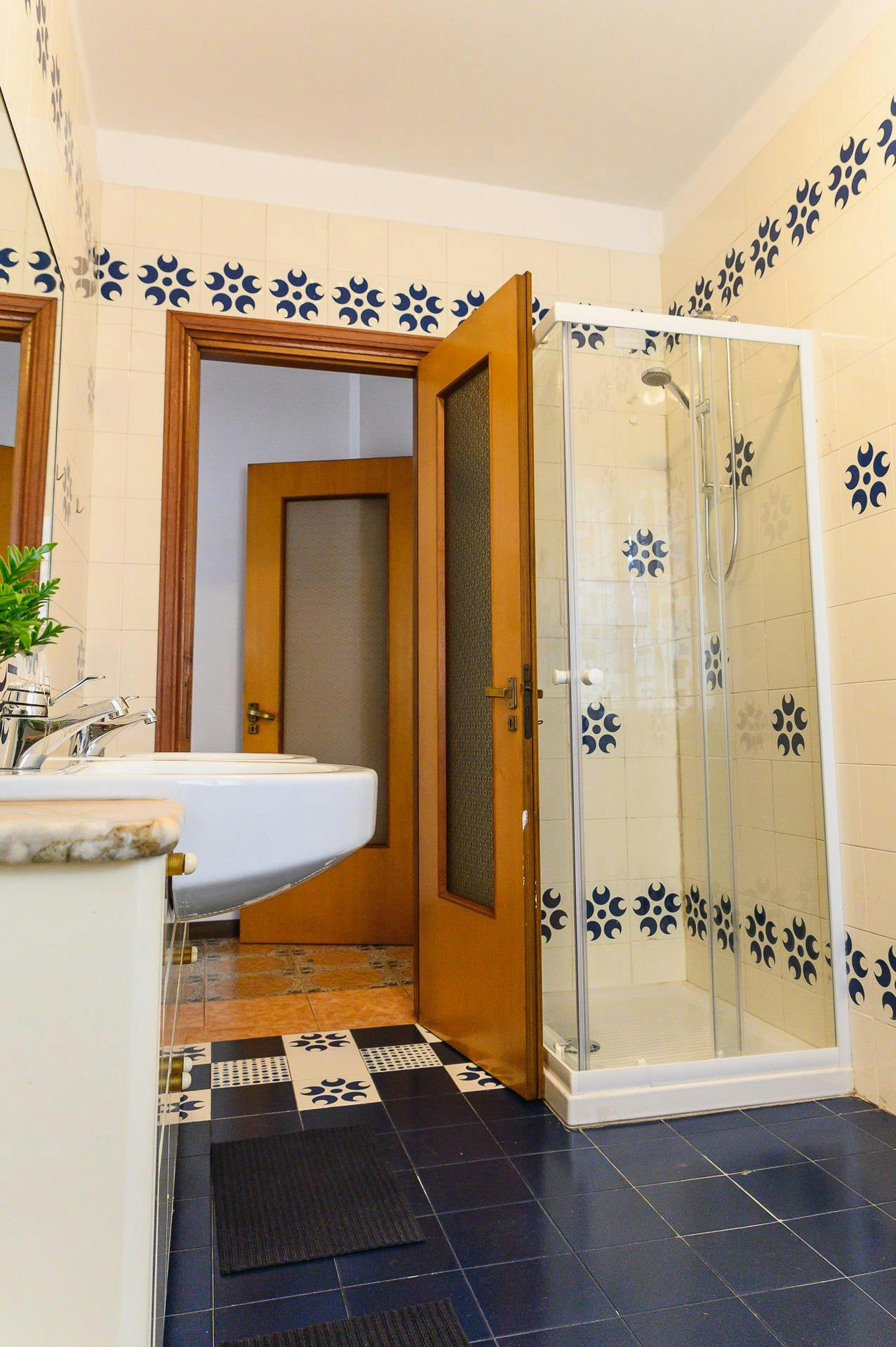 Single room Lecco, 1 bed, 20m² — photo 4