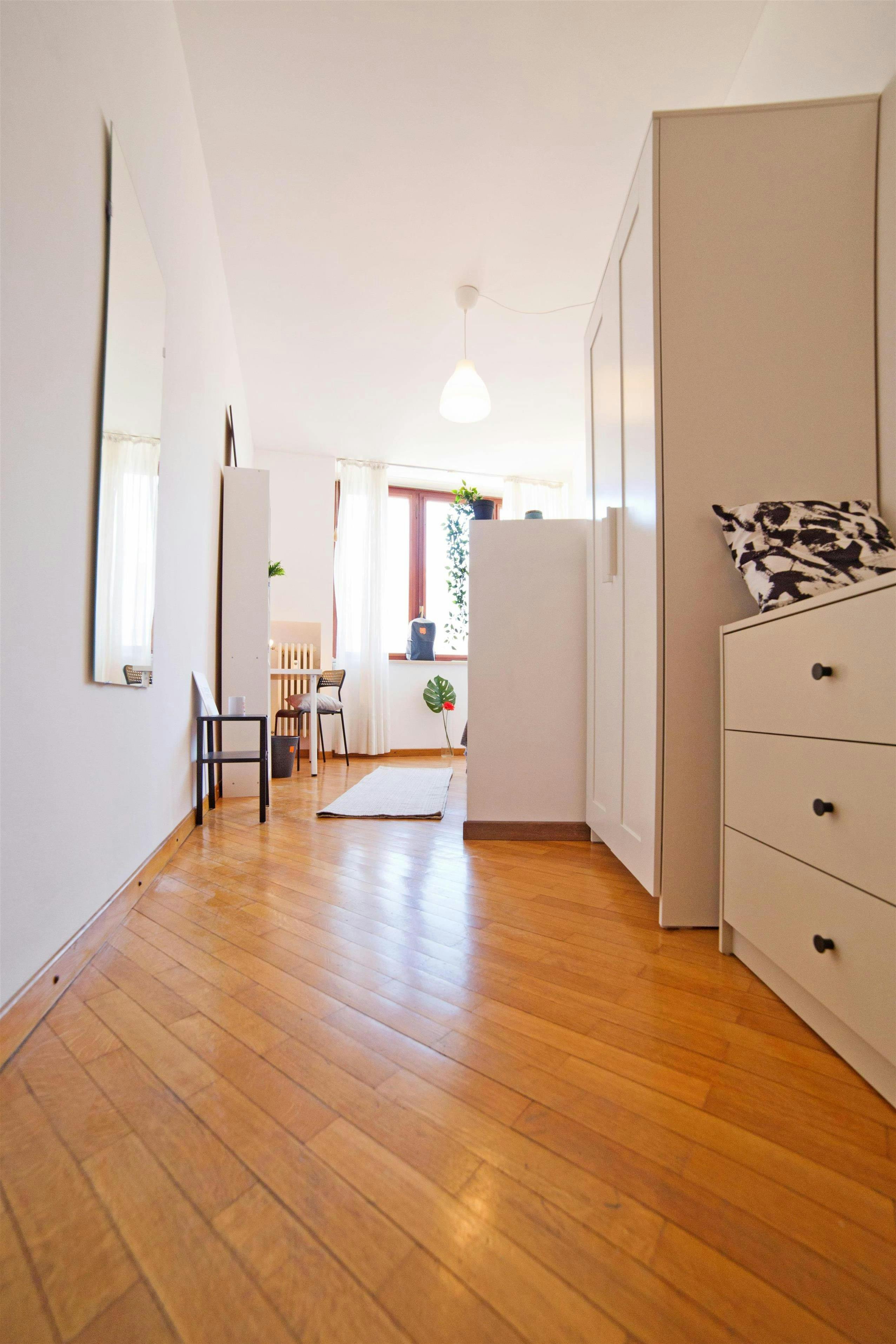 Single room Lecco, 1 bed, 12m² — photo 8