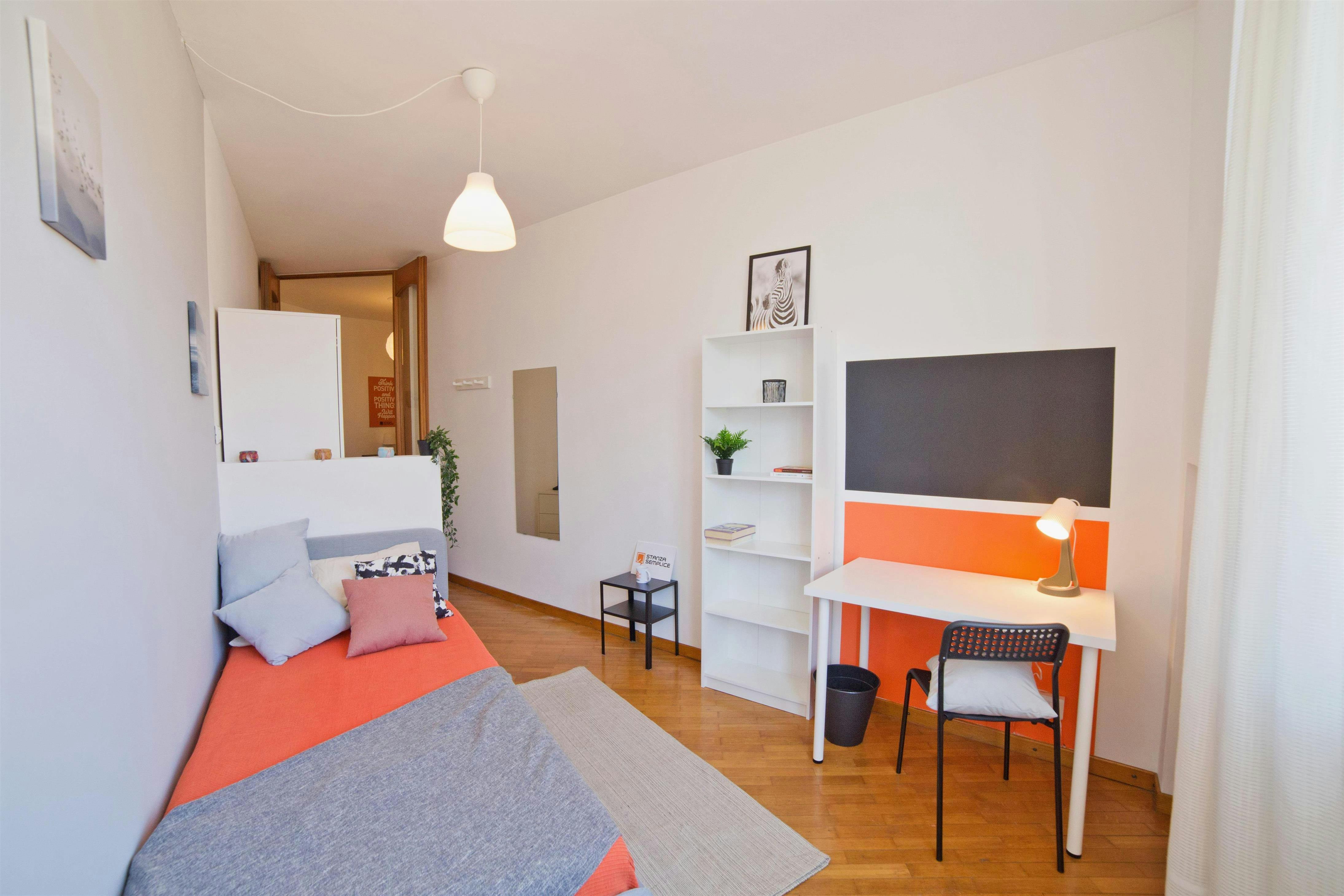 Chambre privée à louer pour 550 €/mois à Lecco, Via Giuseppe Resinelli