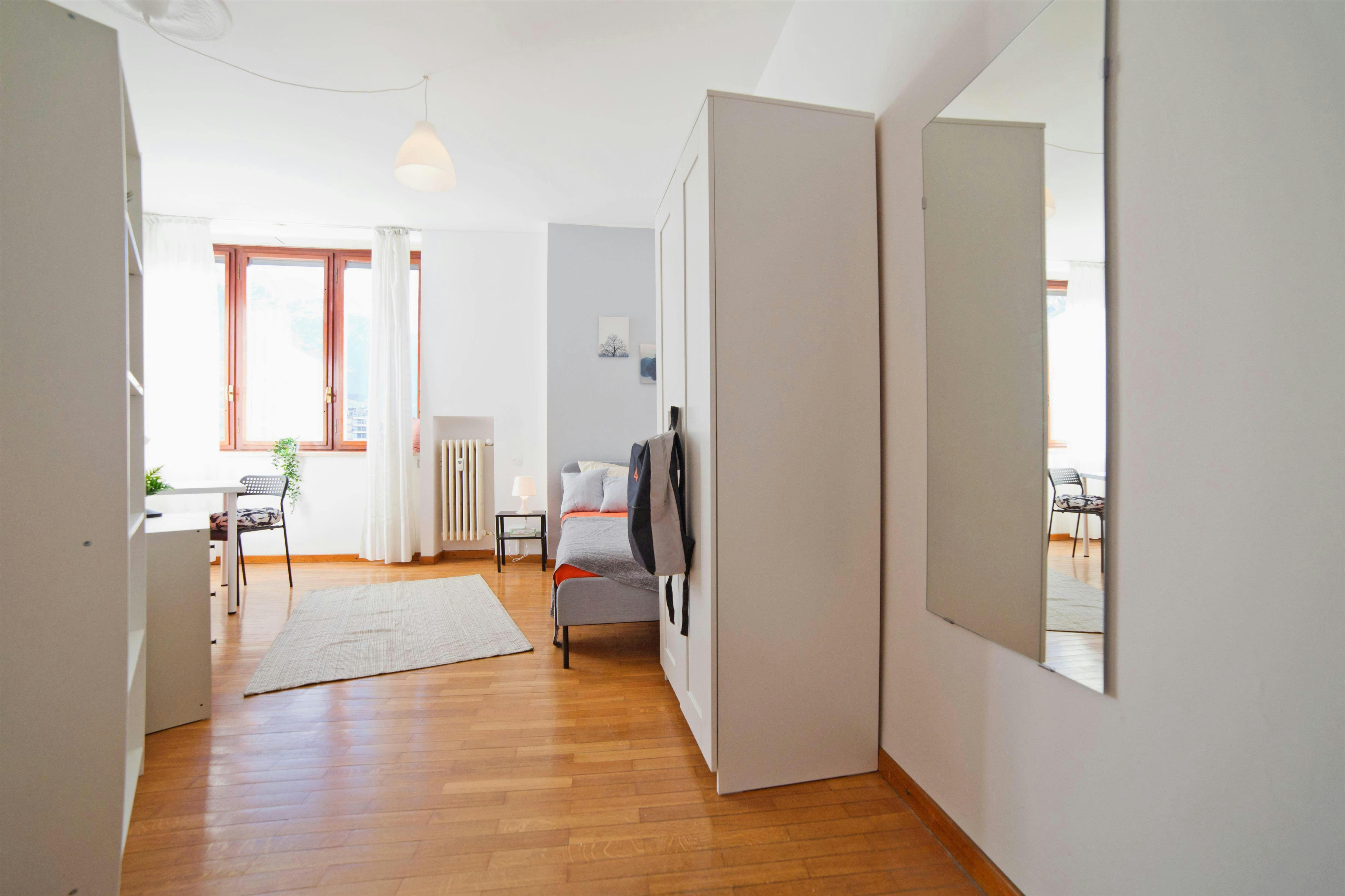 Privé kamer te huur voor € 560 per maand in Lecco, Via Giuseppe Resinelli