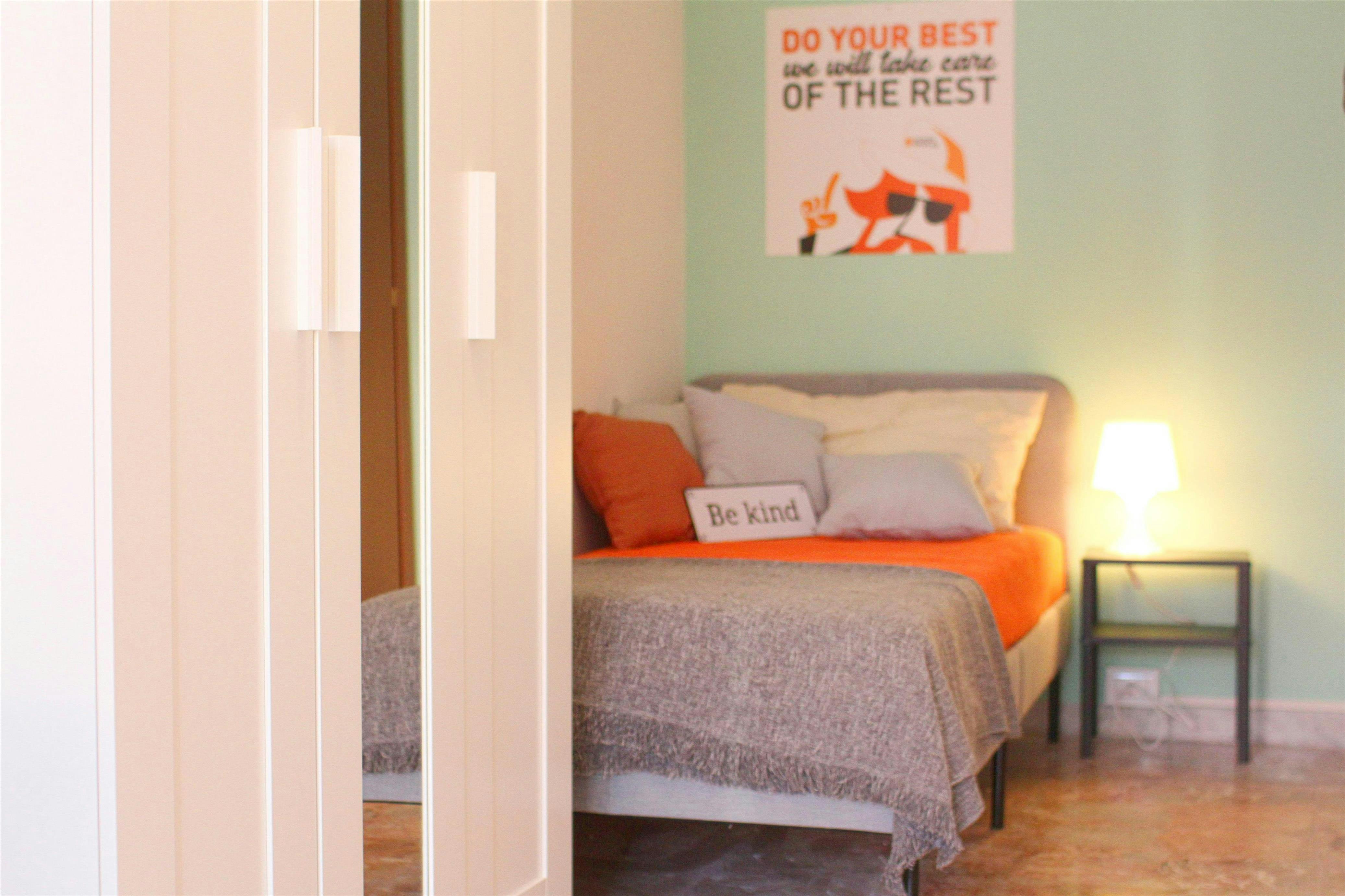 Single room Lecco, 1 bed, 9m² — photo 2
