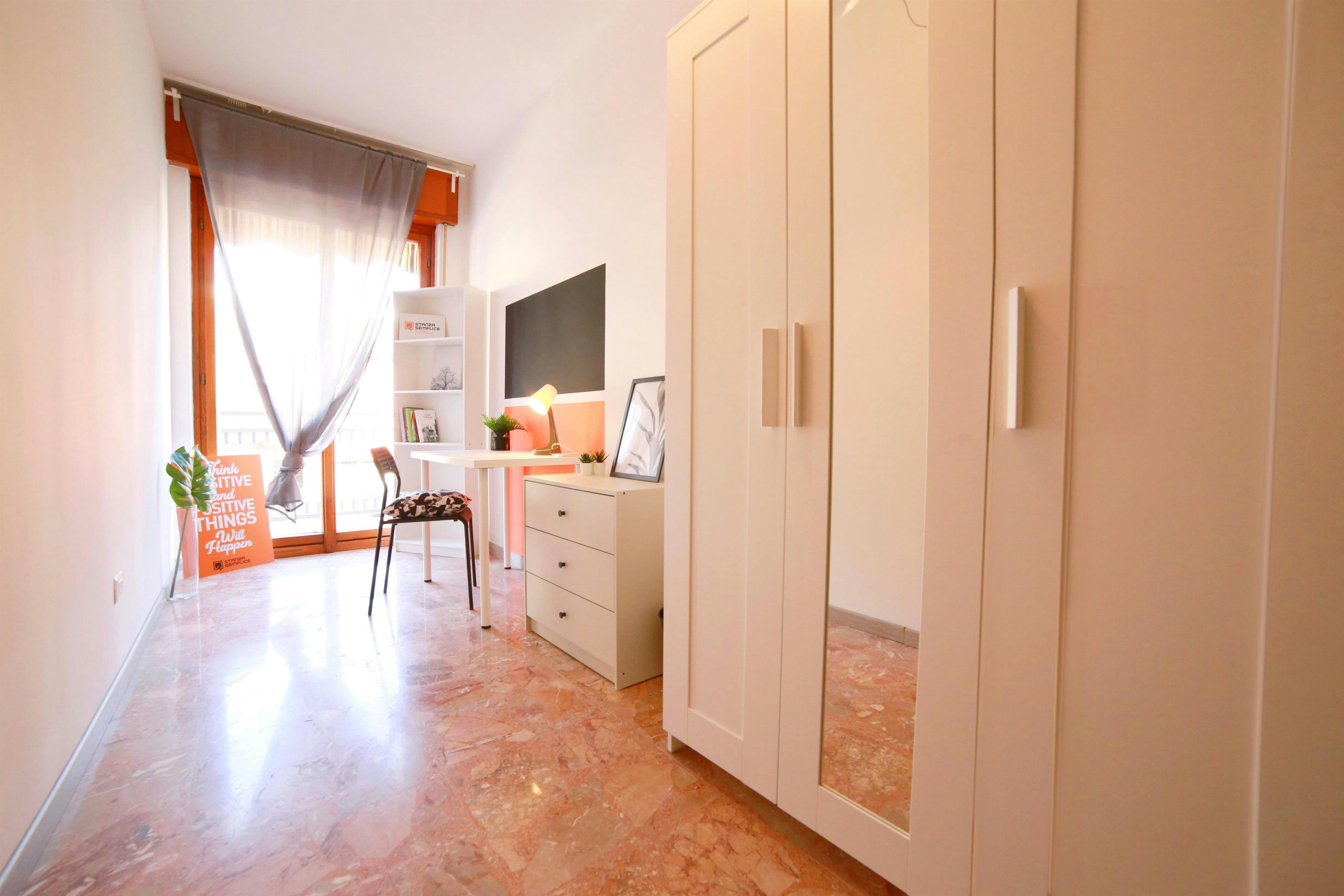 Single room Lecco, 1 bed, 9m² — photo 4