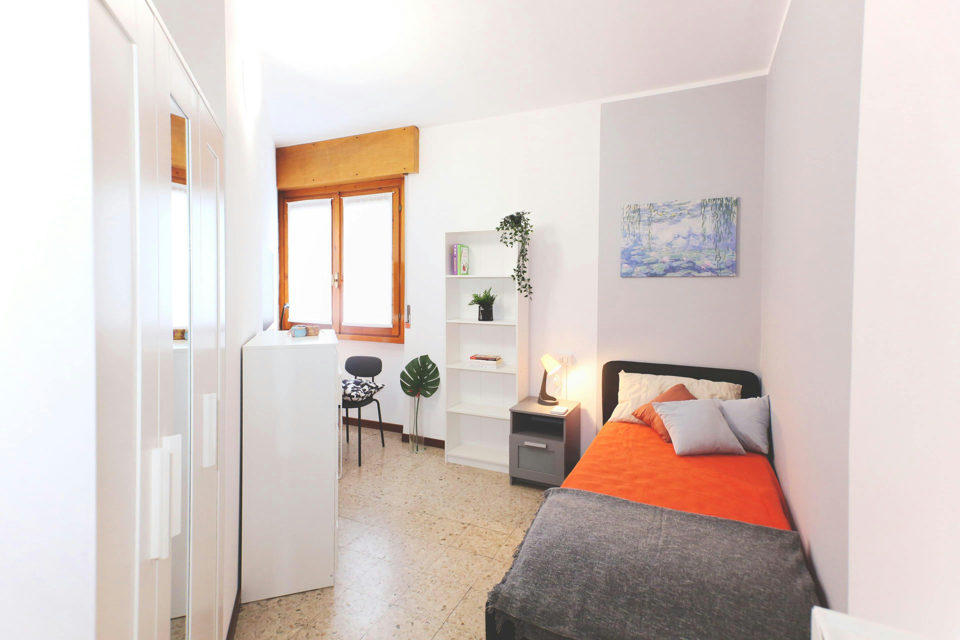Quarto privado para alugar por € 460 por mês em Lecco, Via Privata Nino Castelli