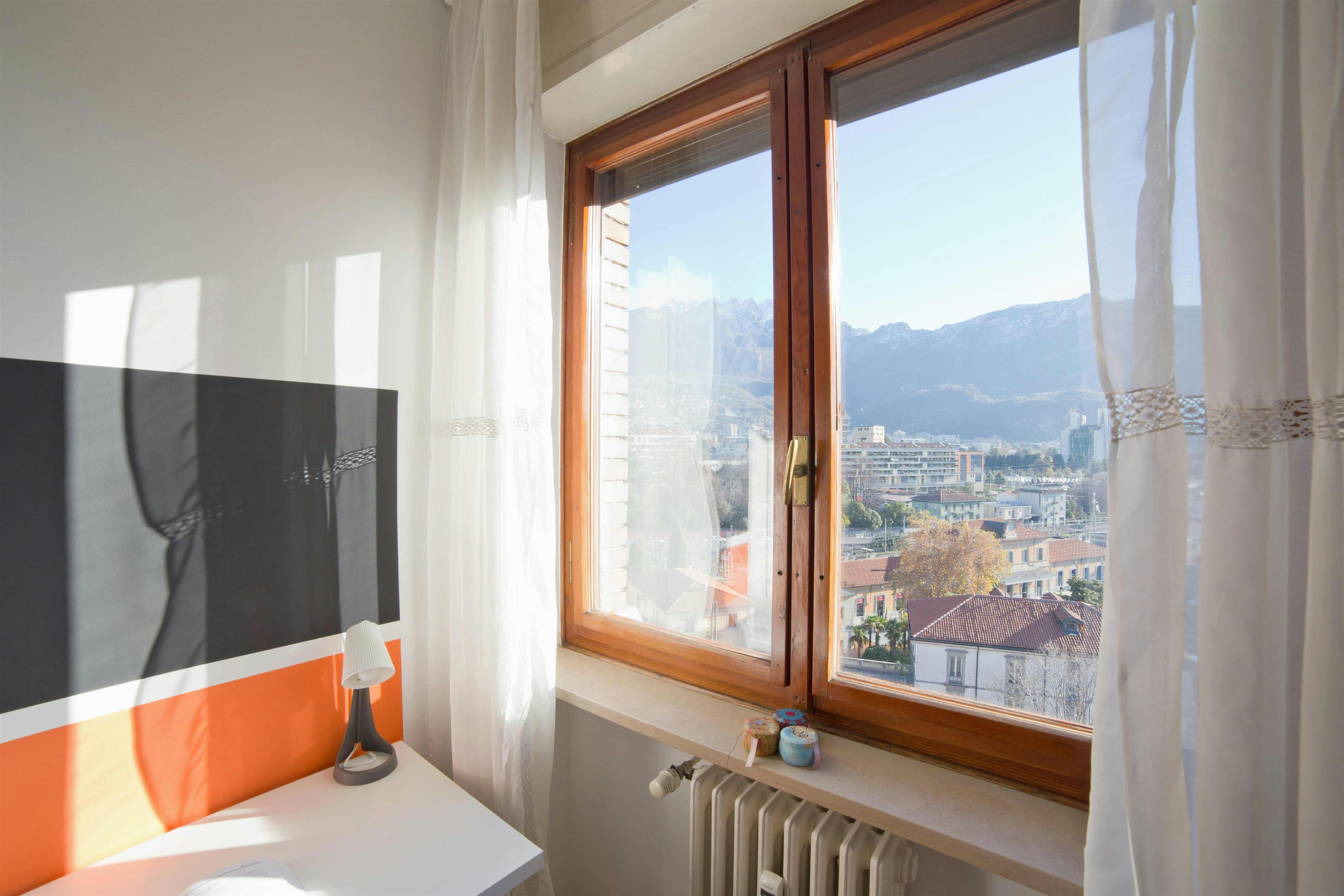 Single room Lecco, 1 bed, 17m² — photo 1