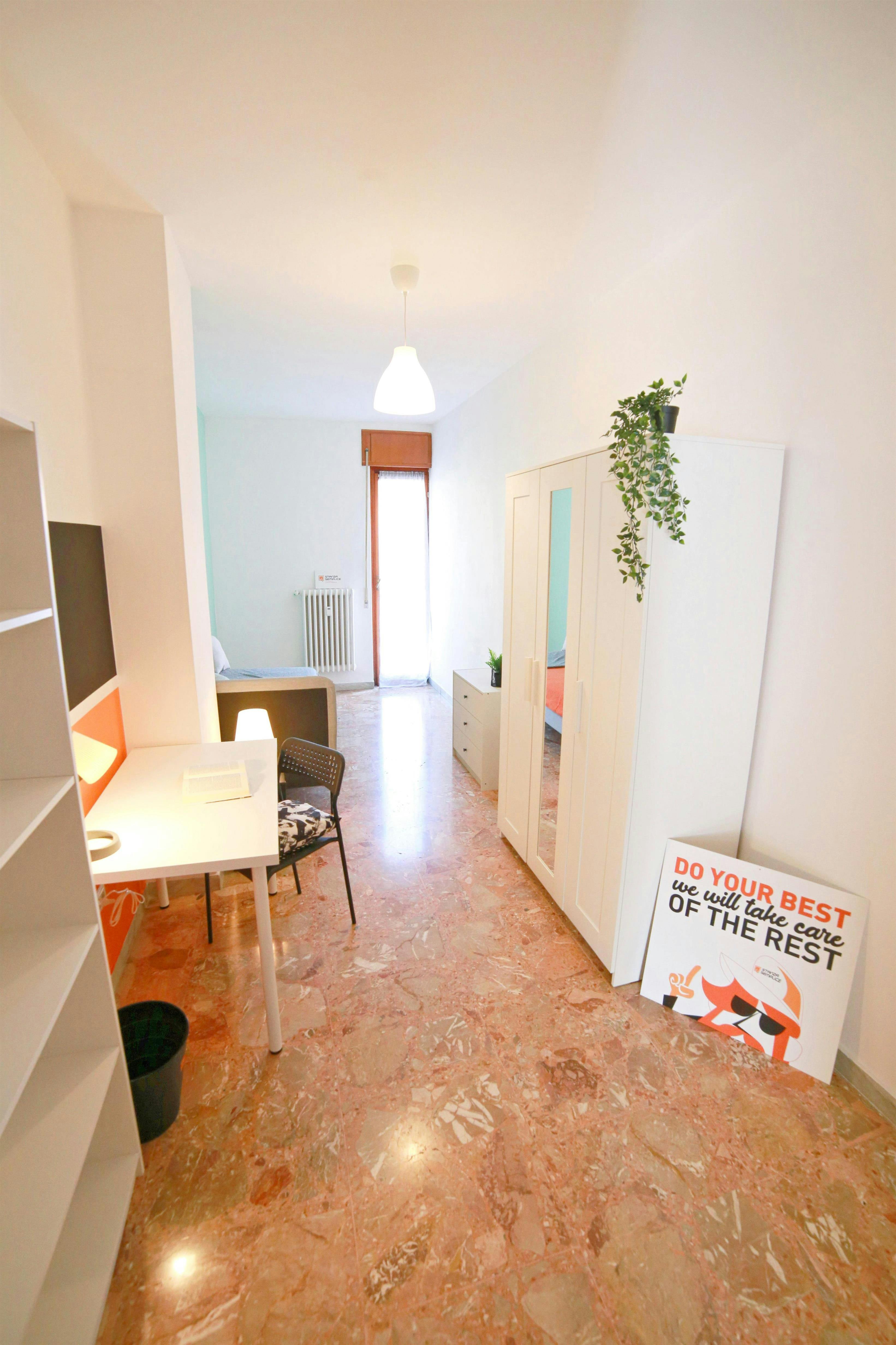 Quarto privado para alugar por € 520 por mês em Lecco, Via Como
