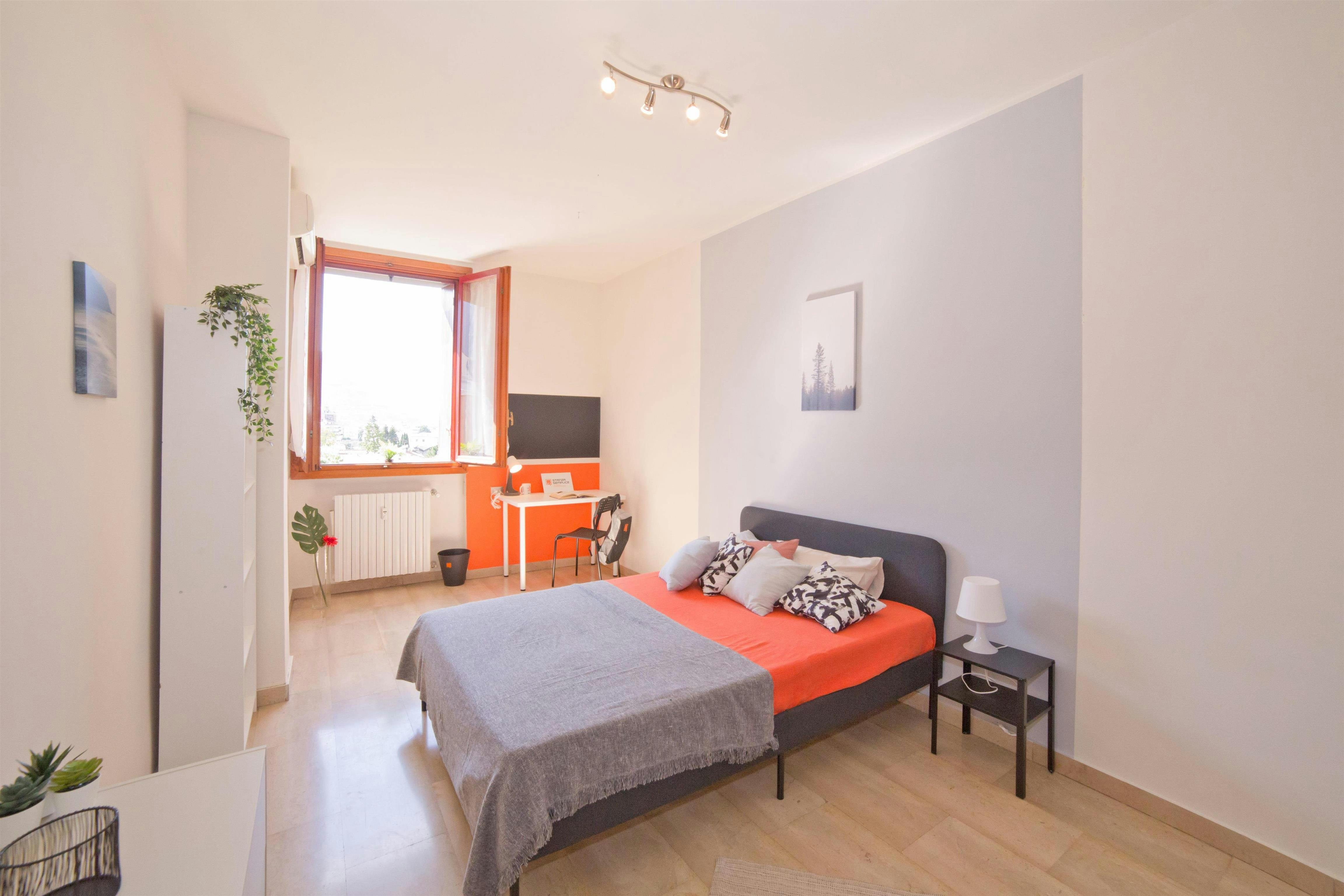 Single room Lecco, 1 bed, 20m² — photo 1