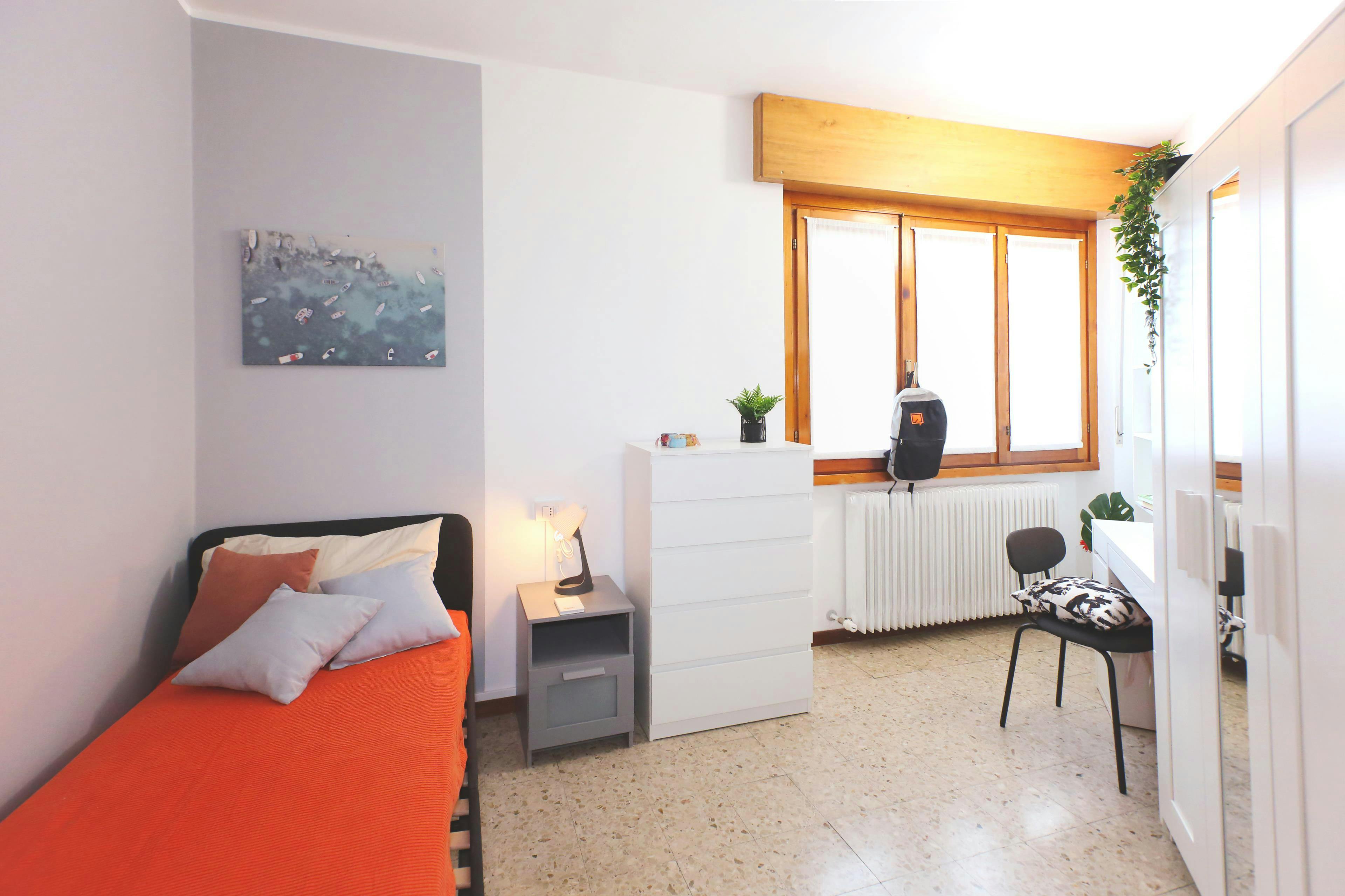 Single room Lecco, 1 bed, 10m² — photo 3