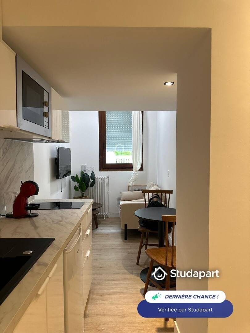 Apartment for rent for €990 per month in Nice, Rue Caffarelli