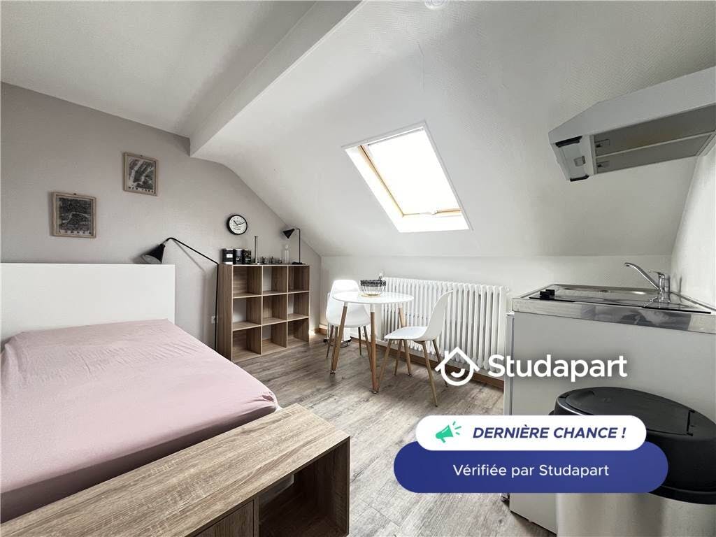 Haus zu mieten für 440 € pro Monat in Reims, Boulevard Charles Arnould