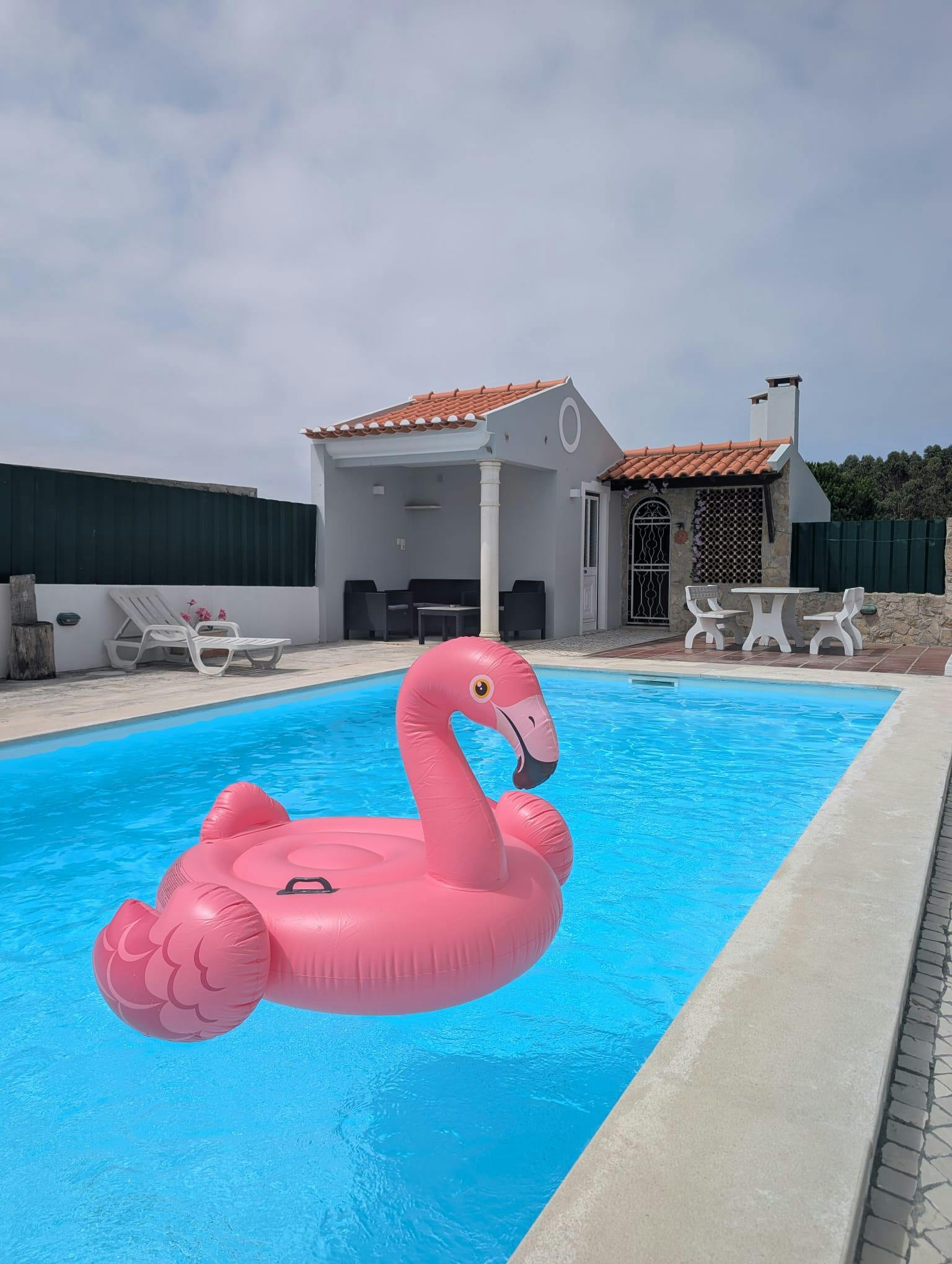 Quarto privado para alugar por € 600 por mês em Atouguia da Baleia, Rua Mendo Fróios Osório