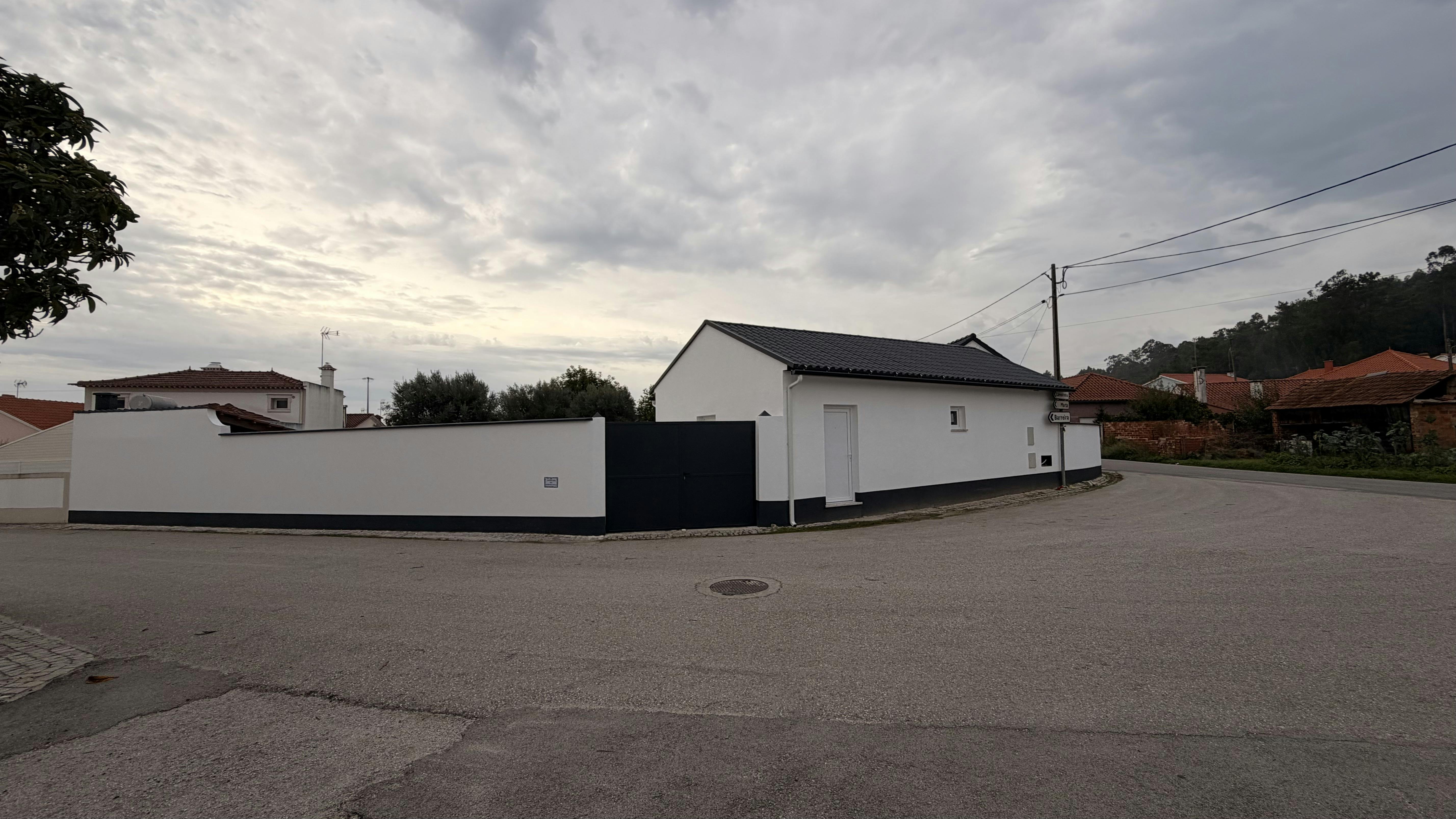 Haus zu mieten für 3.500 € pro Monat in Ourém, Estrada Principal