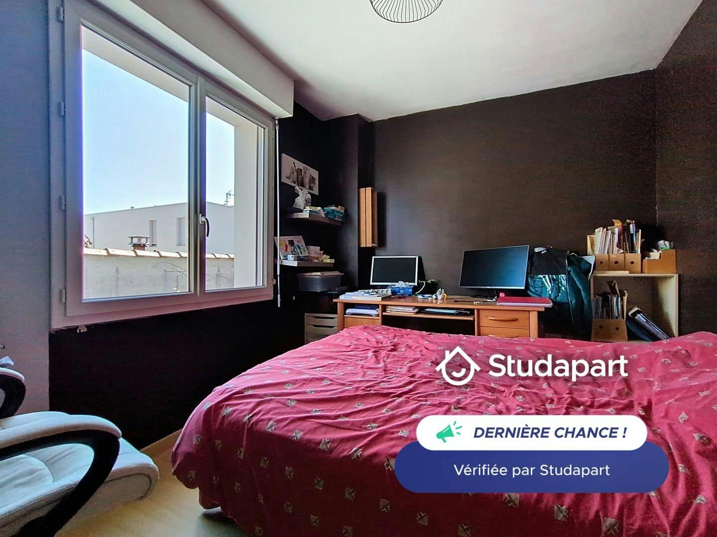 Chambre privée à louer pour 400 €/mois à La Rochelle, Rue Debussy