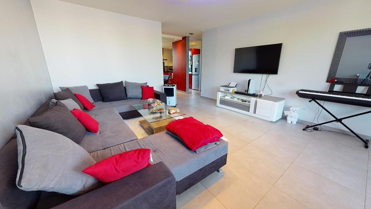 Mieszkanie do wynajęcia za 1253 € miesięcznie w mieście Vaulx-en-Velin, Avenue Georges Dimitrov