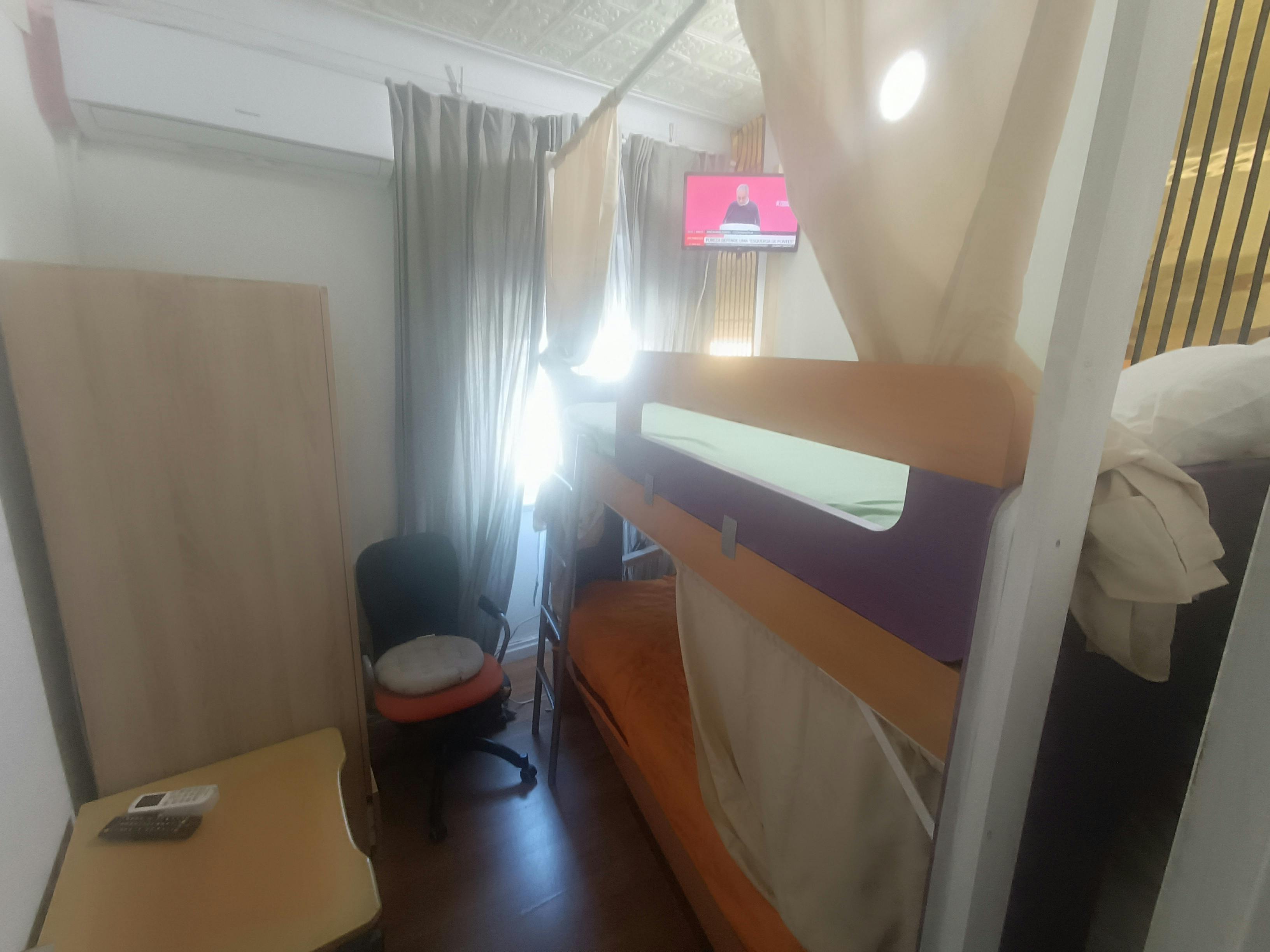 Mehrbettzimmer zu mieten für 300 € pro Monat in Amadora, Rua Garcia de Orta