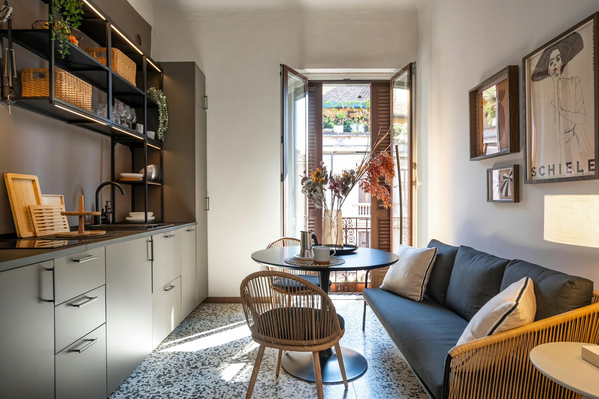 Apartment for rent for €2,800 per month in Milan, Via Soperga