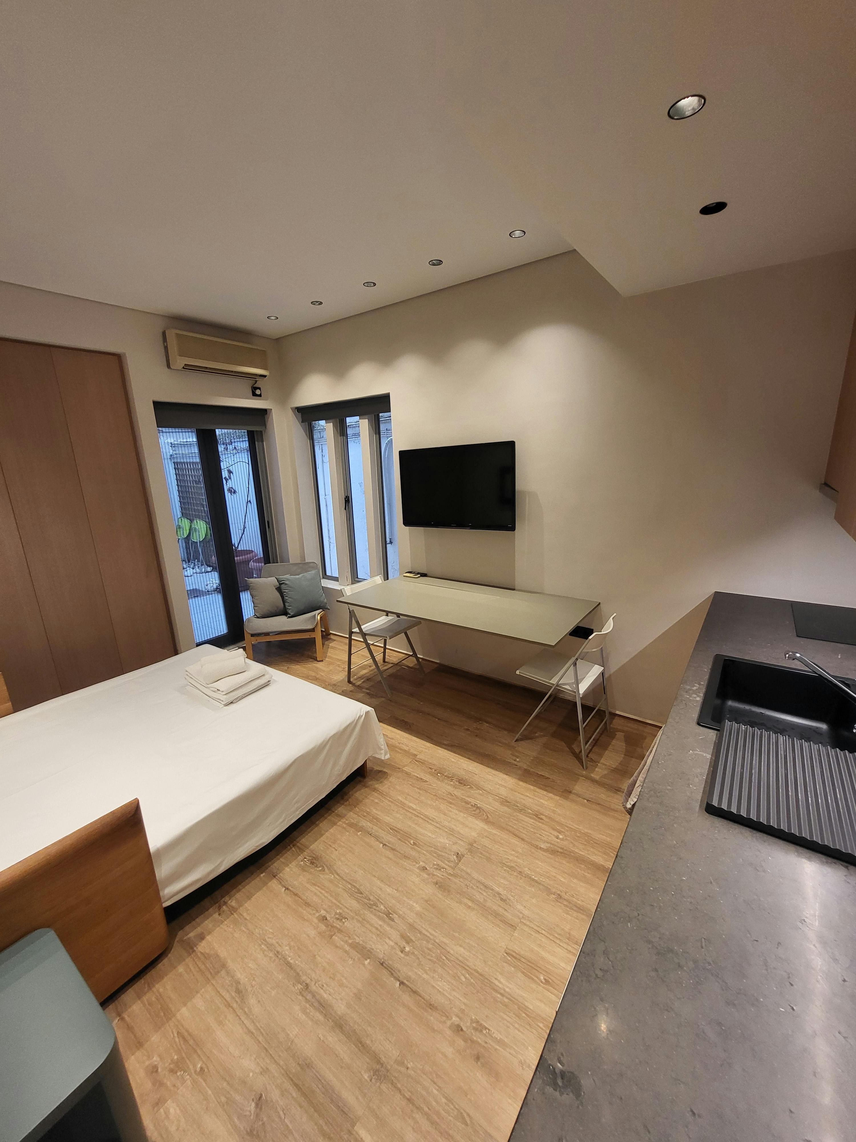 Dimocharous, Athina preview