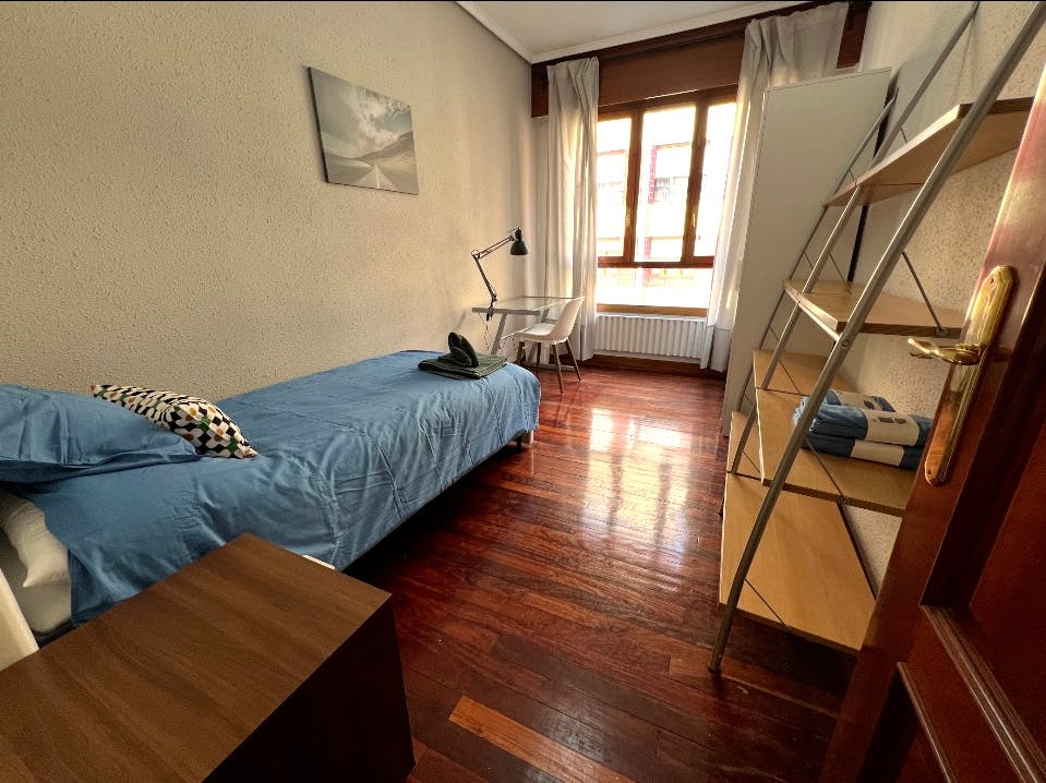 Single room Bilbao, 1 bed, 20m² — photo 4