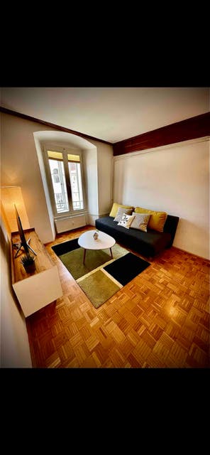 Apartment for rent for €1,200 per month in Ljubljana, Ciril-Metodov trg