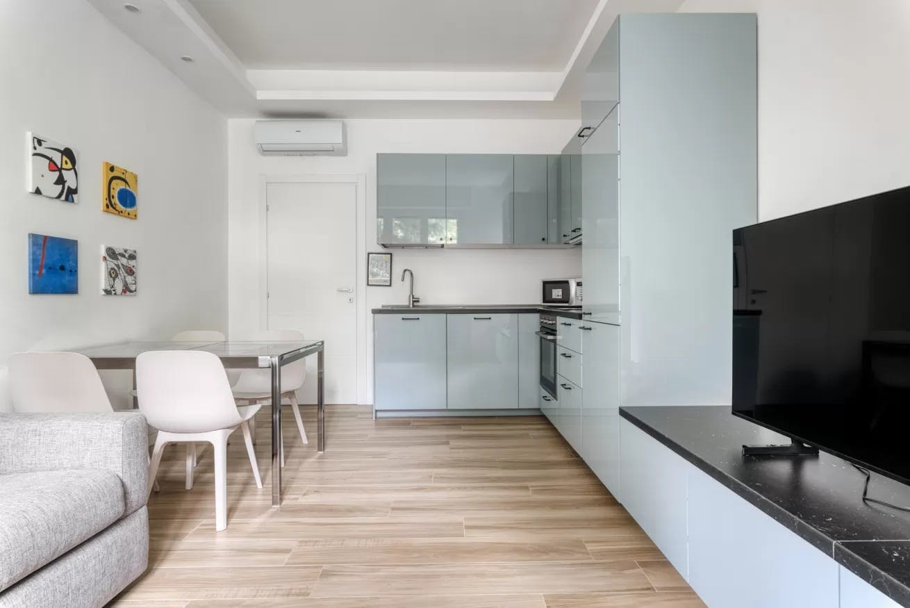 Apartment for rent for €264,000 per month in Milan, Via Antonello da Messina