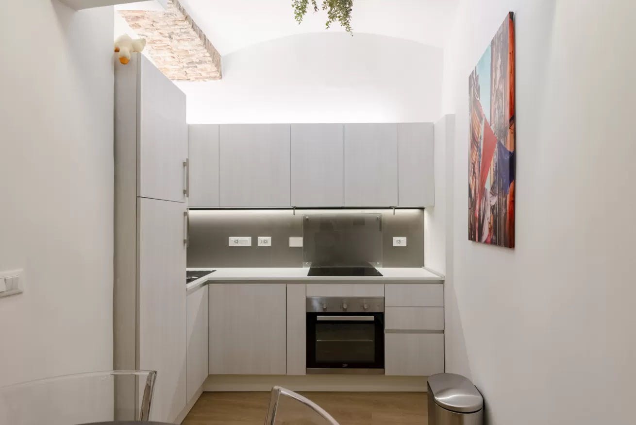 Apartment for rent for €264,000 per month in Genoa, Vico Giannini