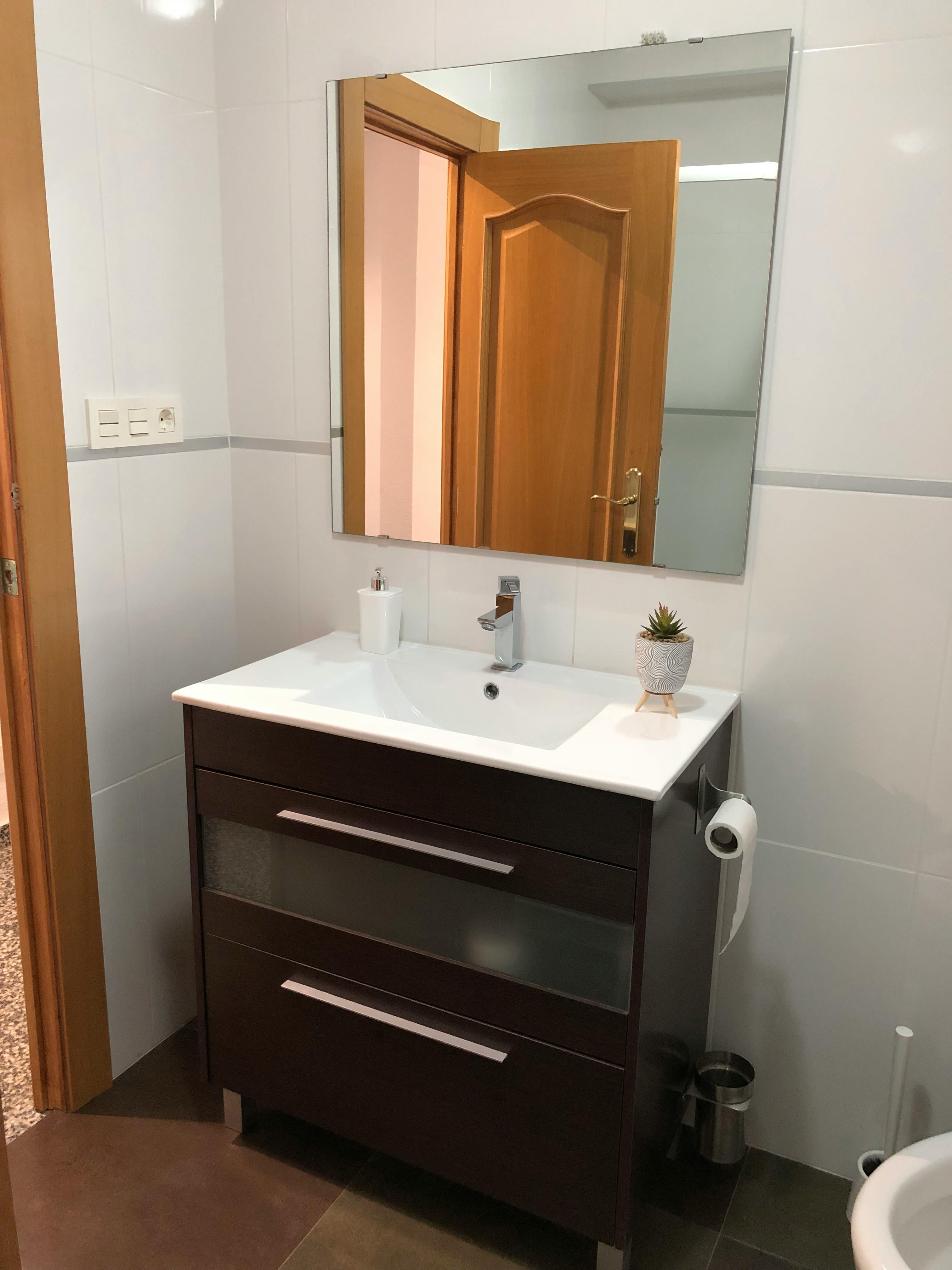 Double room Burjassot, 1 bed, 11m² — photo 6