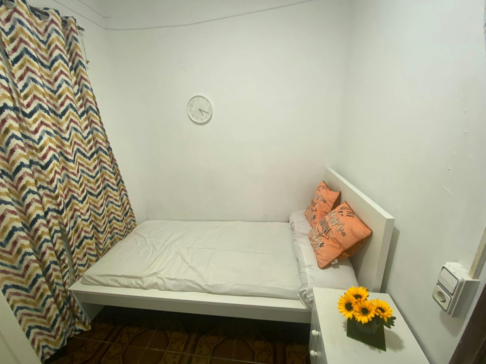 Private room for rent for €650 per month in L'Hospitalet de Llobregat, Carrer Orient